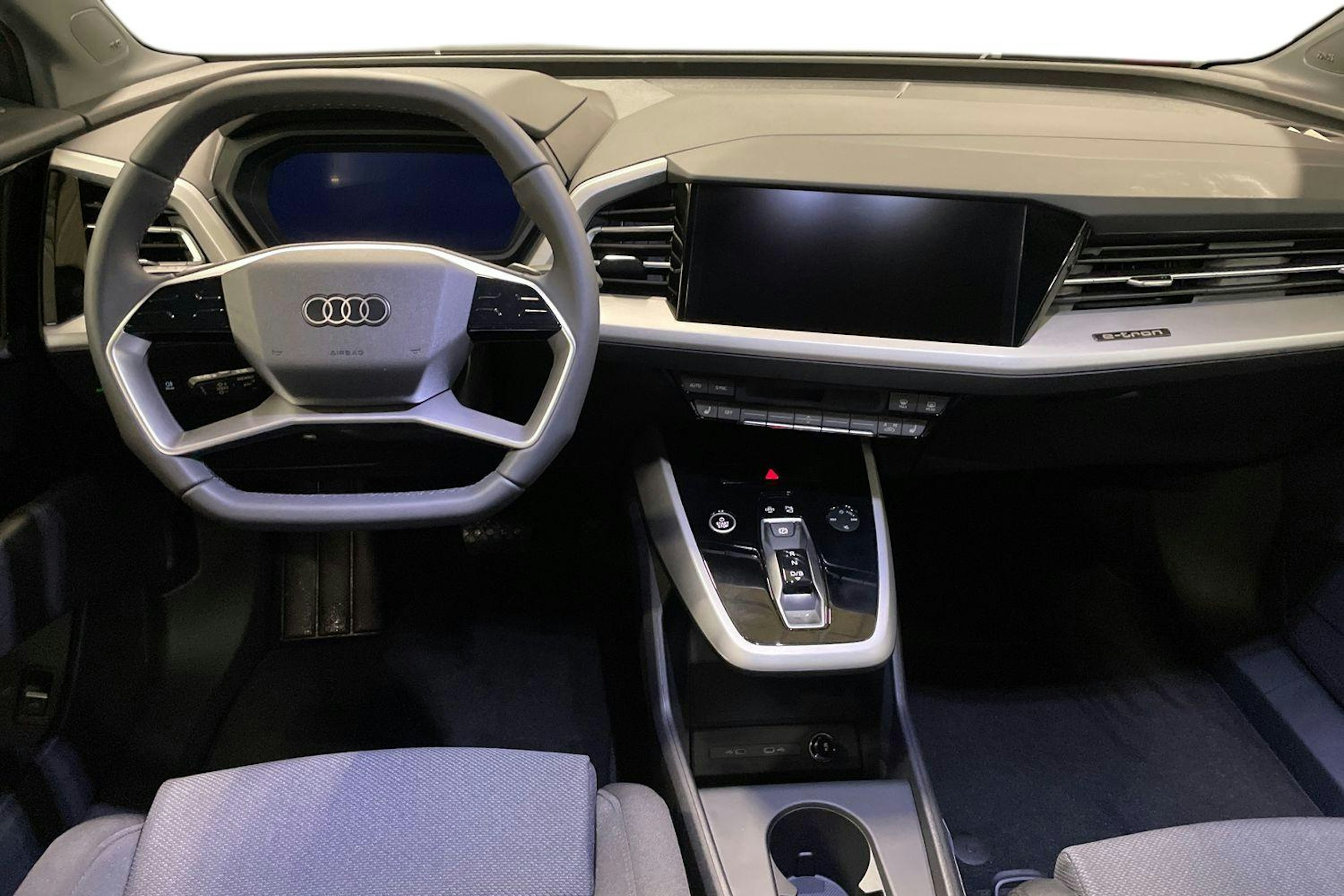harmaa Audi Q4 e-tron 2025 kuva 9.
