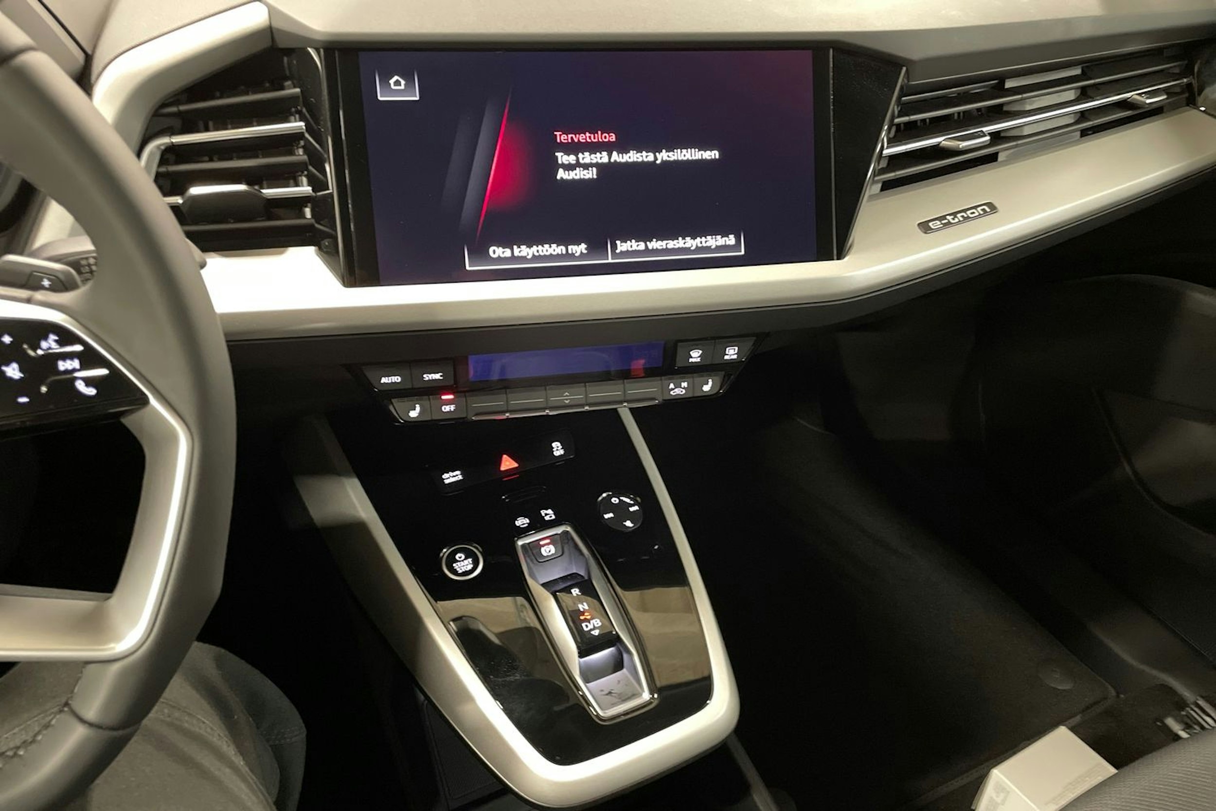 harmaa Audi Q4 e-tron 2025 kuva 17.