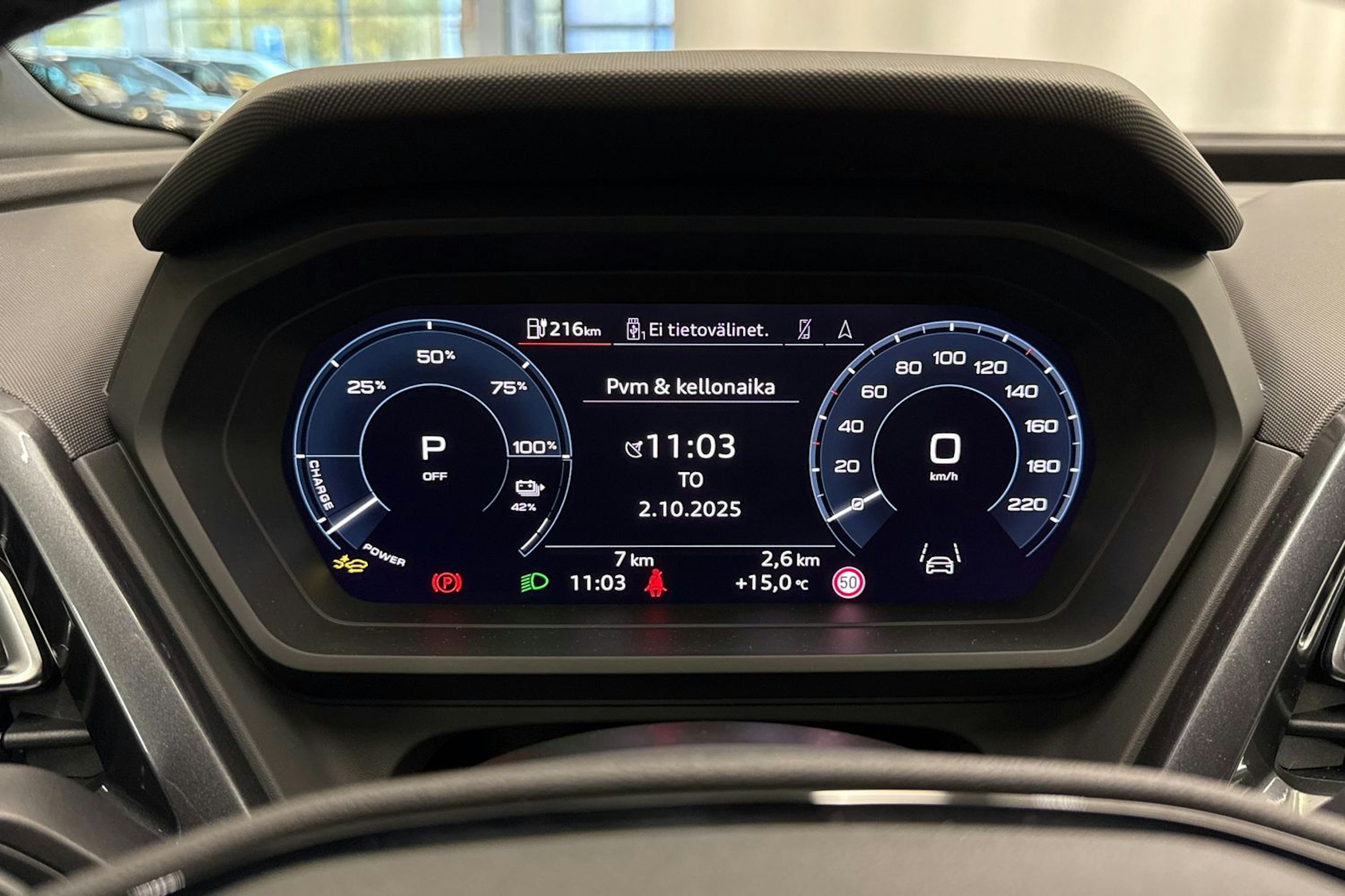 met. musta Audi Q4 e-tron 2025 kuva 33.