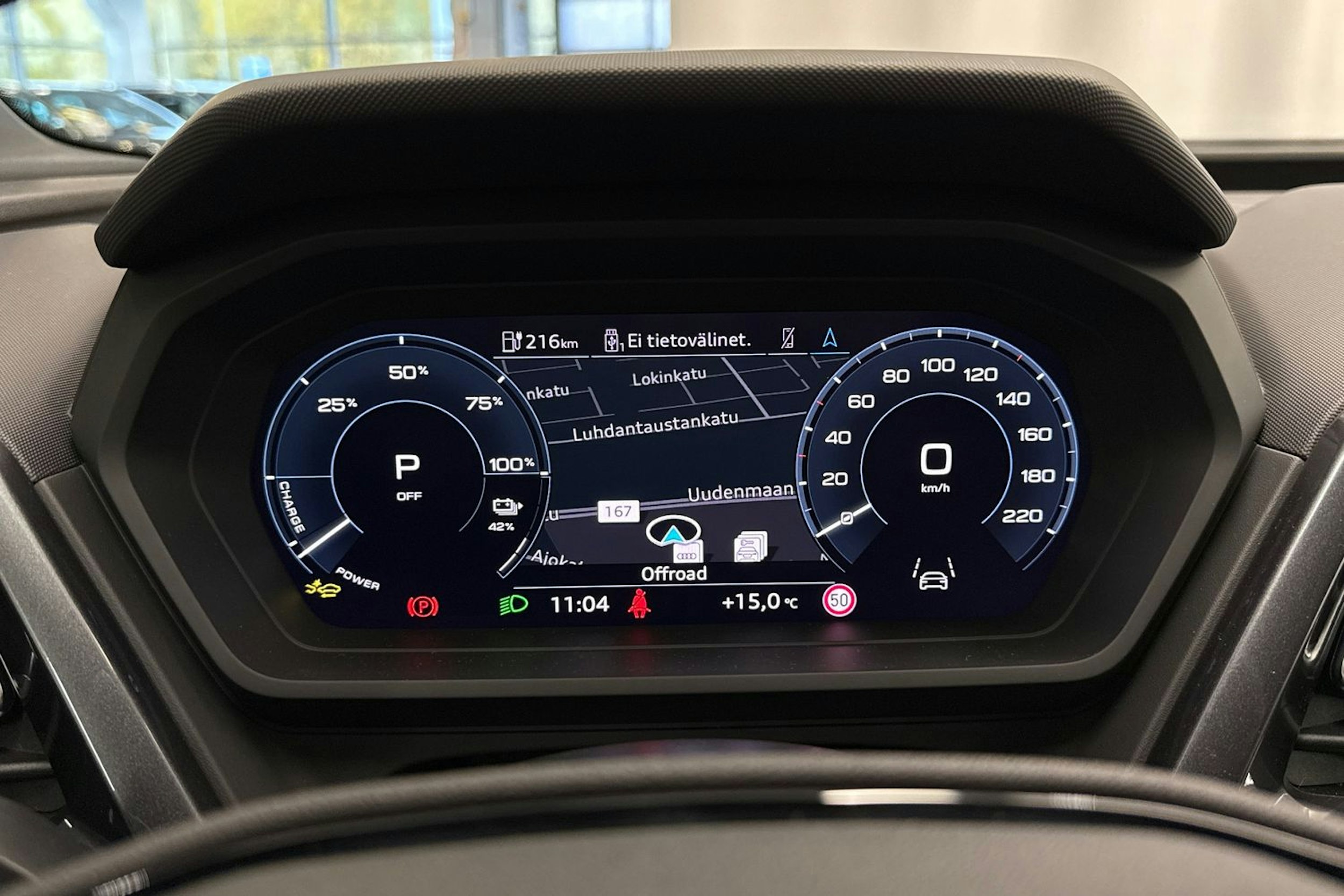 met. musta Audi Q4 e-tron 2025 kuva 34.