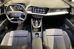 Harmaa Audi Q4 e-tron 2025 kuva 9.