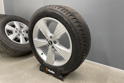 Harmaa Audi Q4 e-tron 2025 kuva 13.