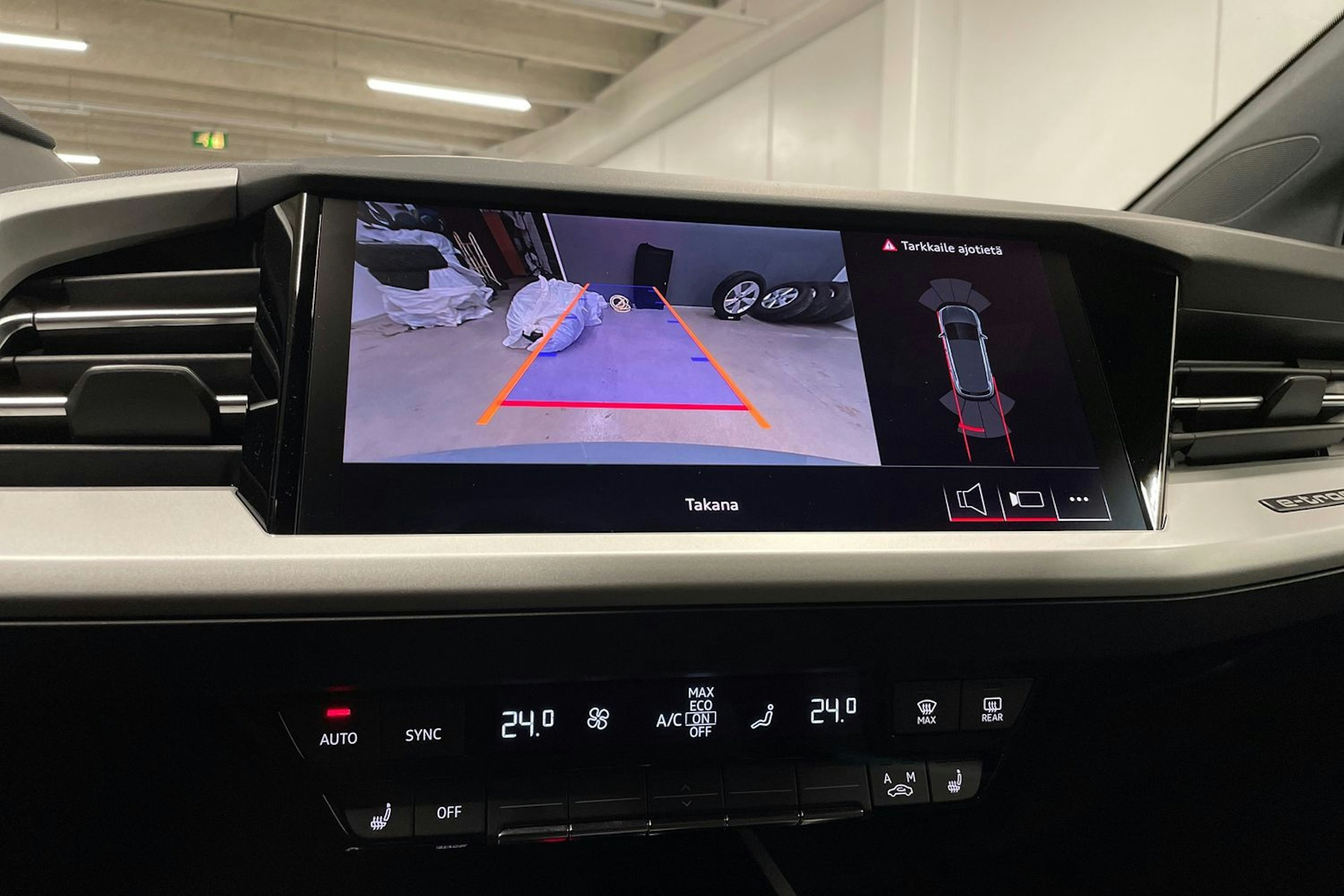 Harmaa Audi Q4 e-tron 2025 kuva 23.