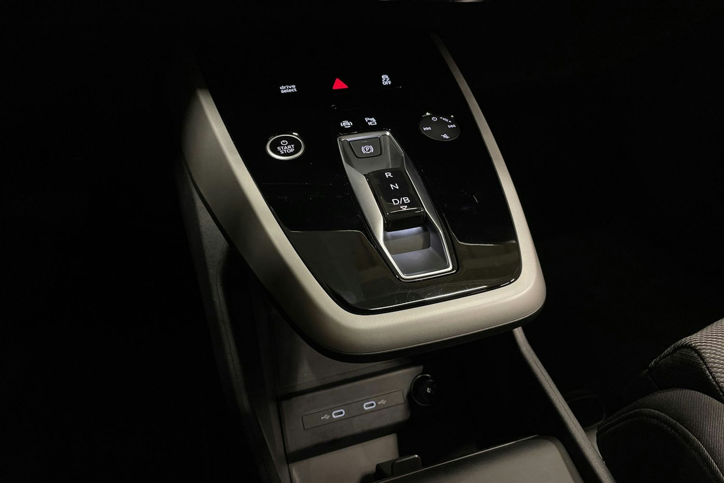 Harmaa Audi Q4 e-tron 2025 kuva 24.