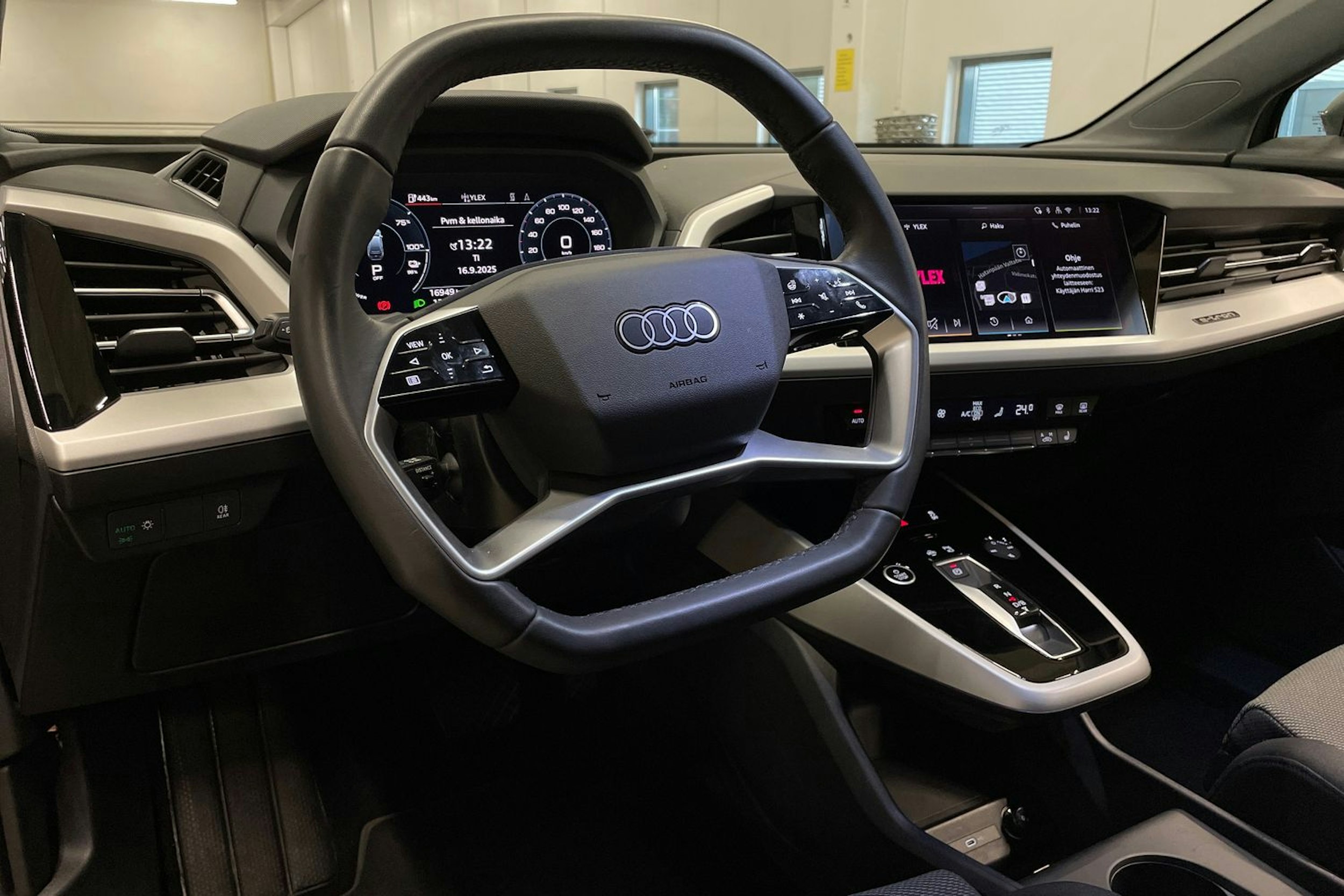 Harmaa Audi Q4 e-tron 2025 kuva 27.