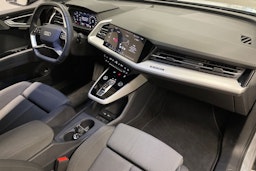 Harmaa Audi Q4 e-tron 2025 kuva 29.