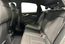 musta Audi Q4 e-tron 2025 kuva 10.