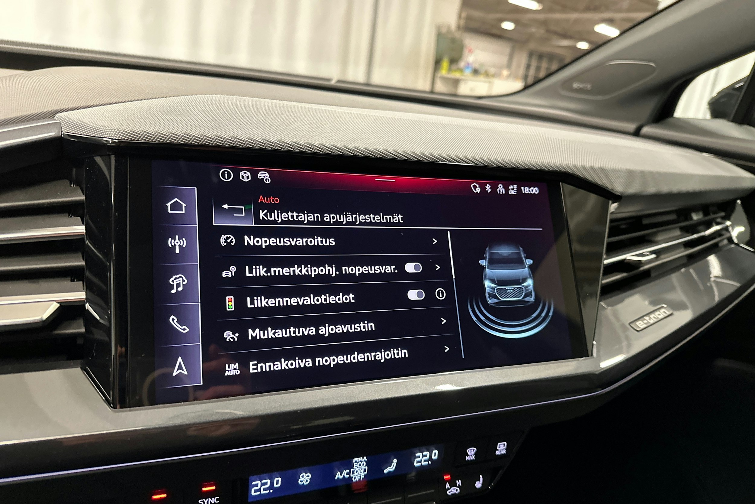 musta Audi Q4 e-tron 2025 kuva 23.