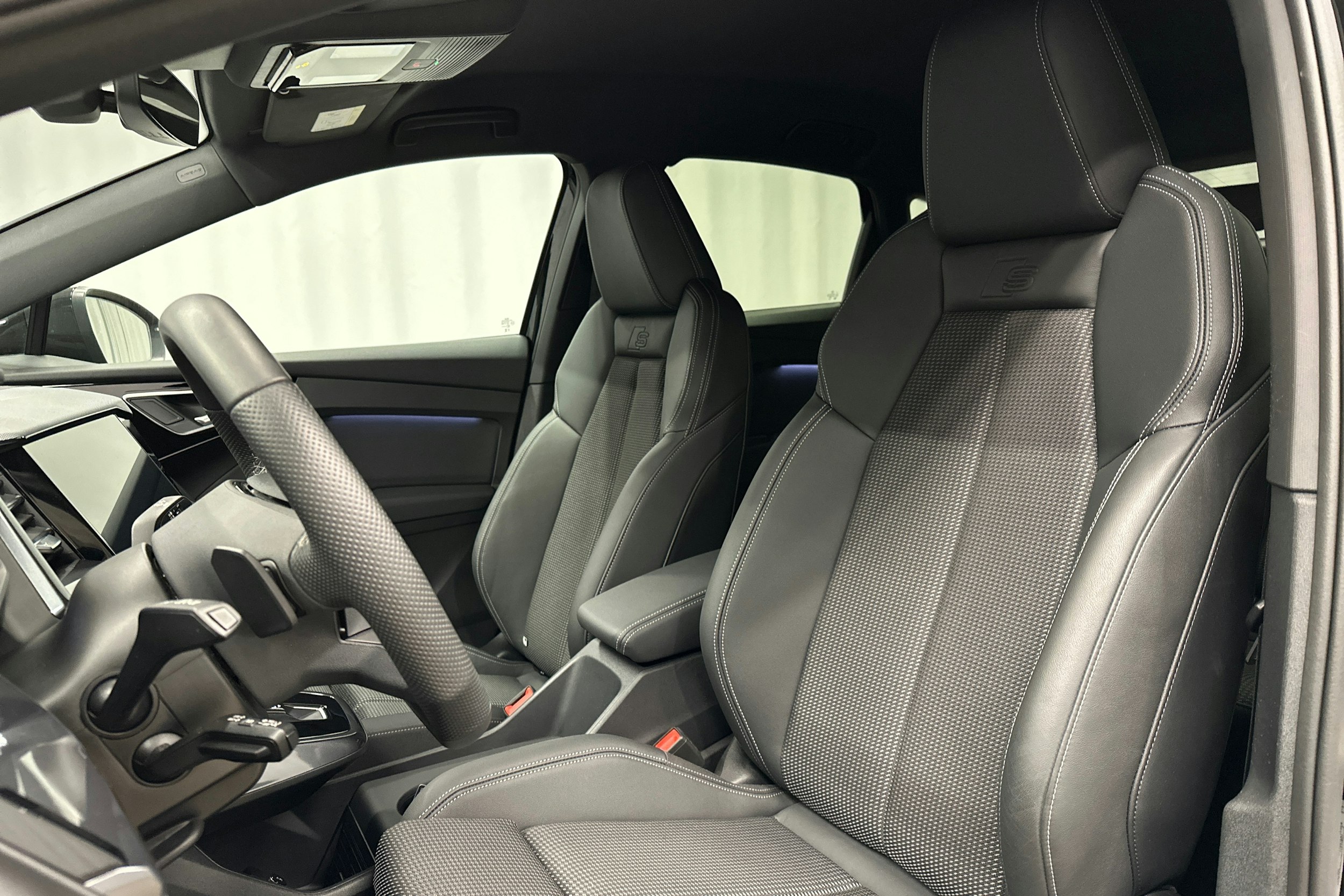 musta Audi Q4 e-tron 2025 kuva 29.