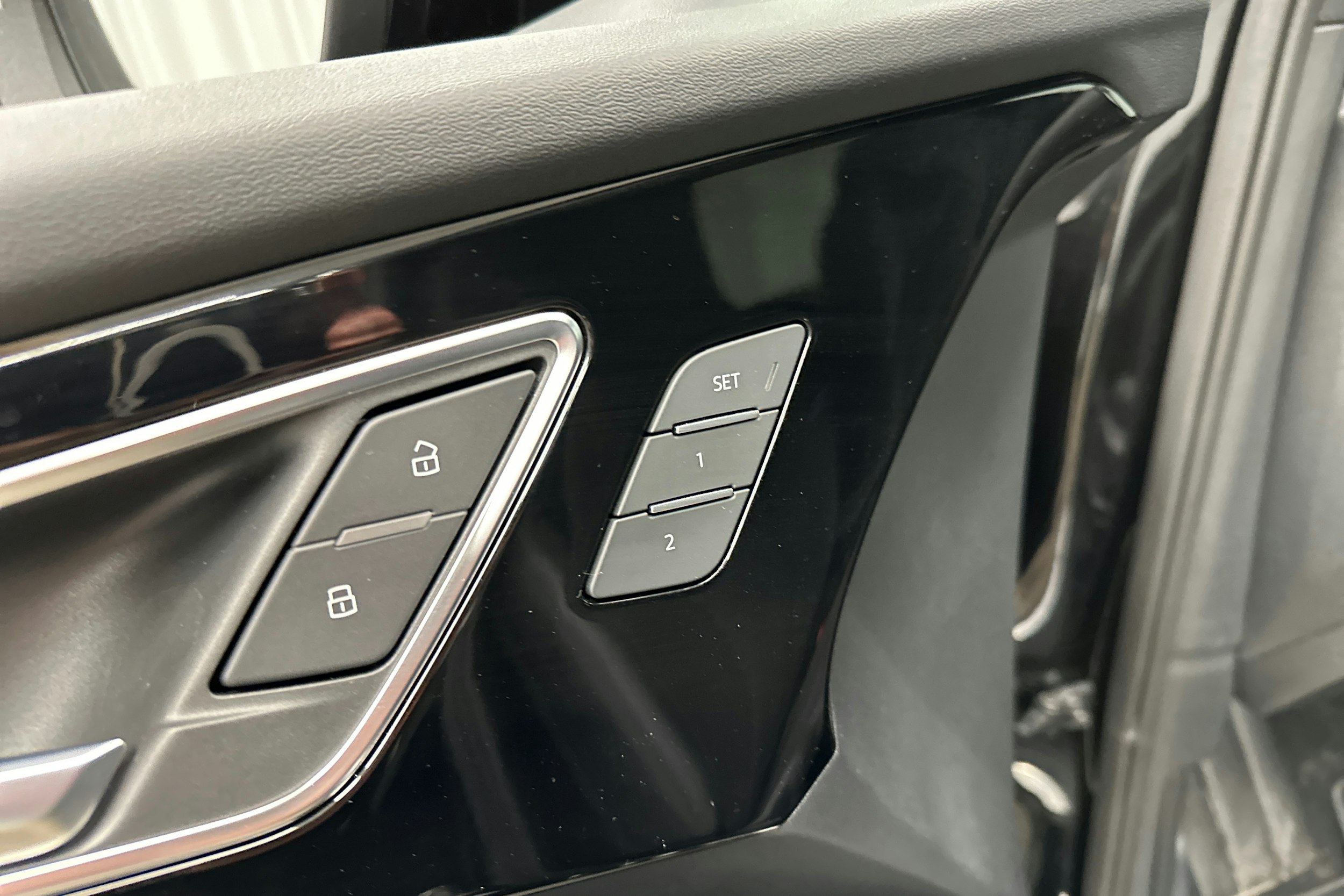 musta Audi Q4 e-tron 2025 kuva 31.