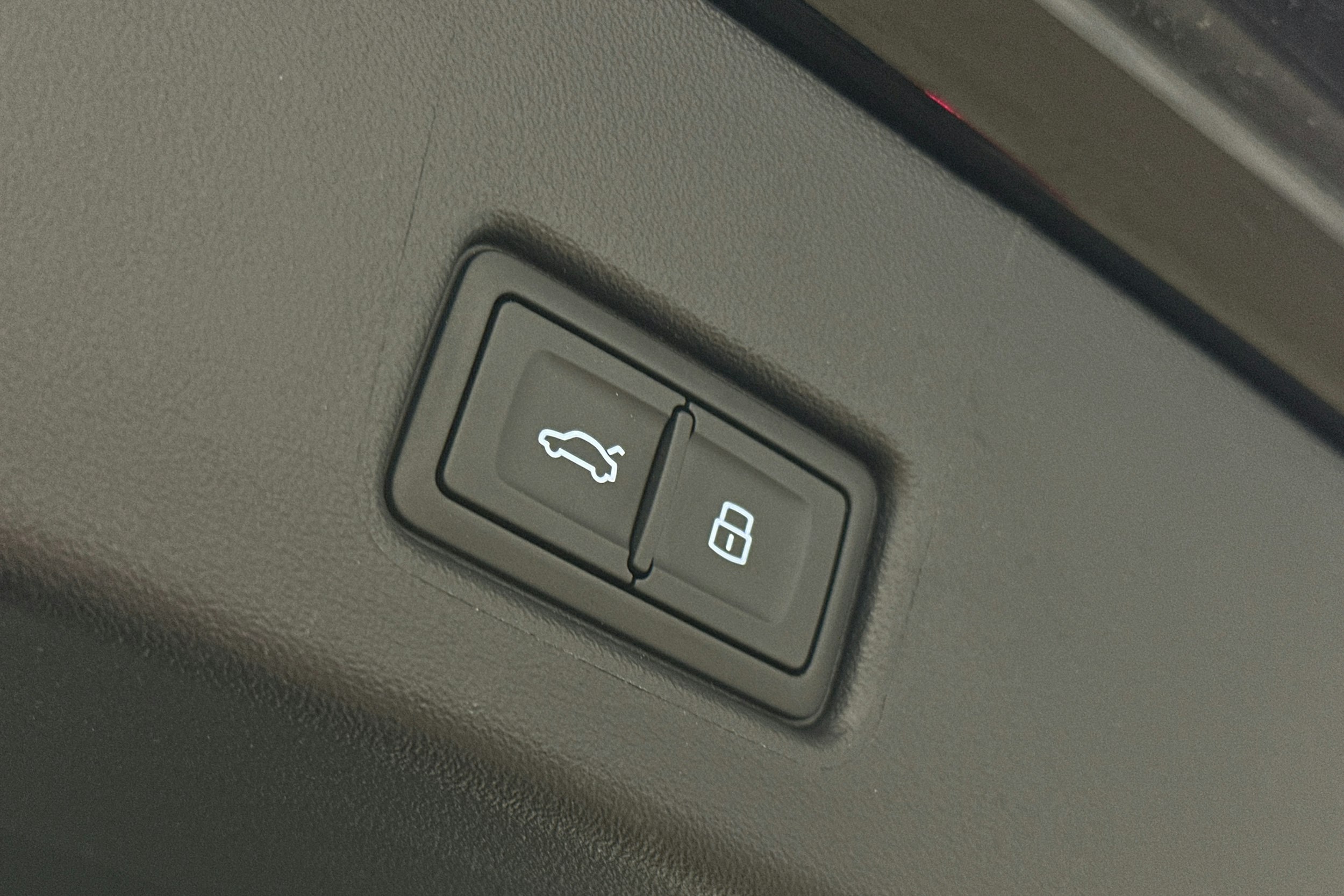 musta Audi Q4 e-tron 2025 kuva 14.