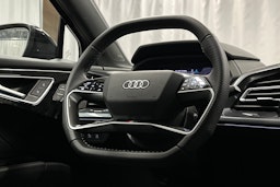 musta Audi Q4 e-tron 2025 kuva 20.