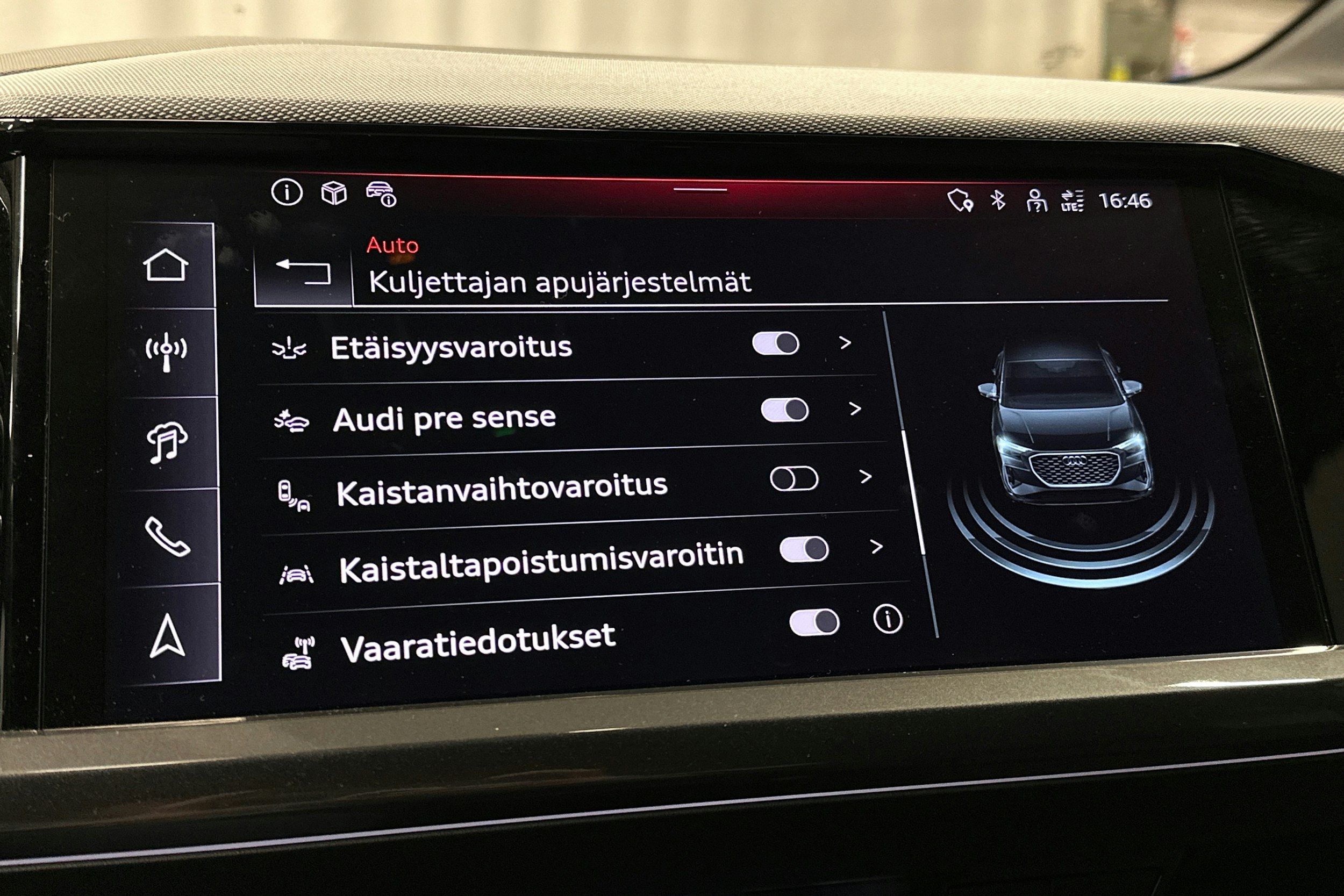 musta Audi Q4 e-tron 2025 kuva 30.