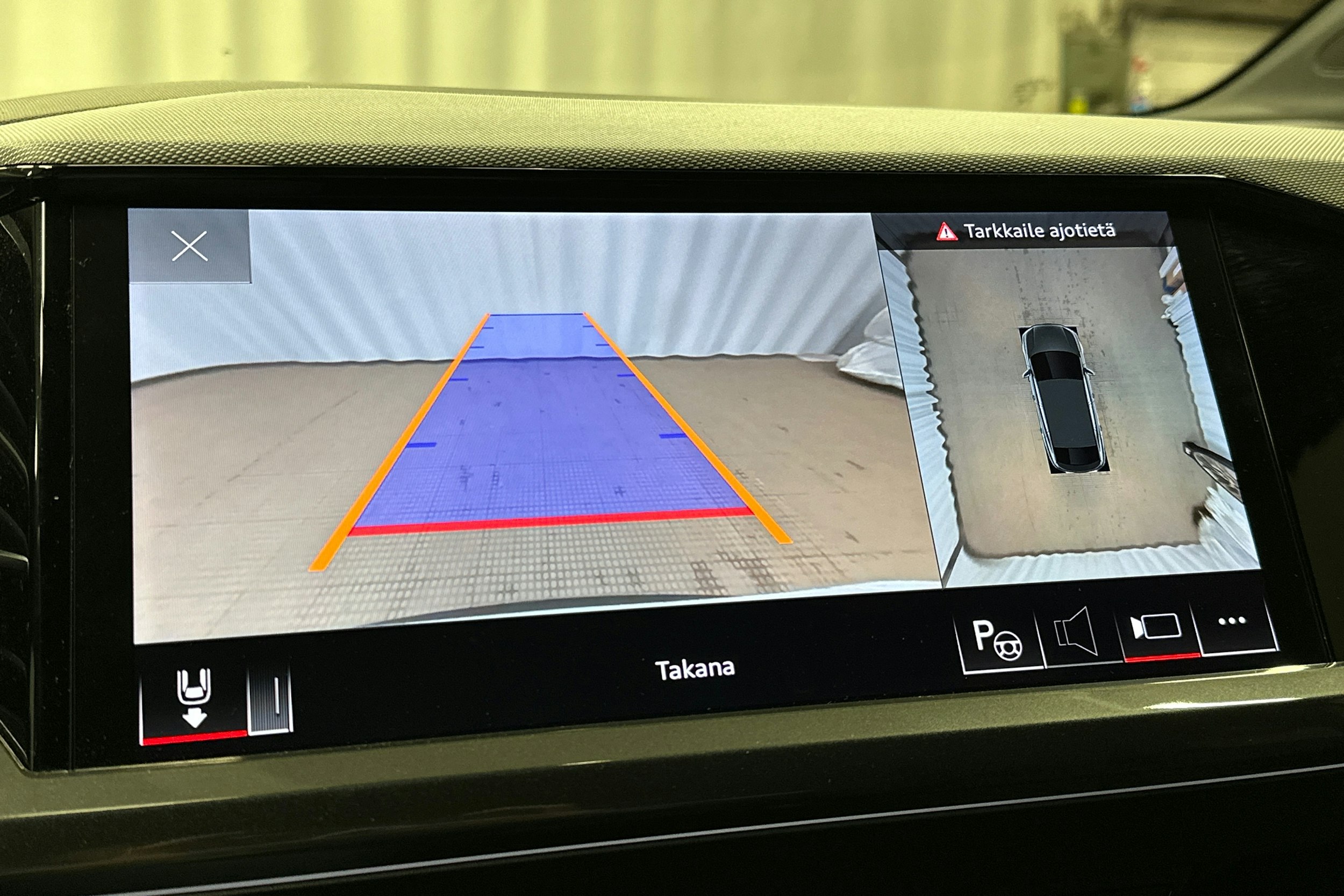 musta Audi Q4 e-tron 2025 kuva 32.