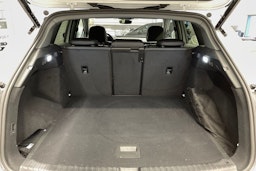 valkoinen Audi Q4 e-tron 2025 kuva 14.