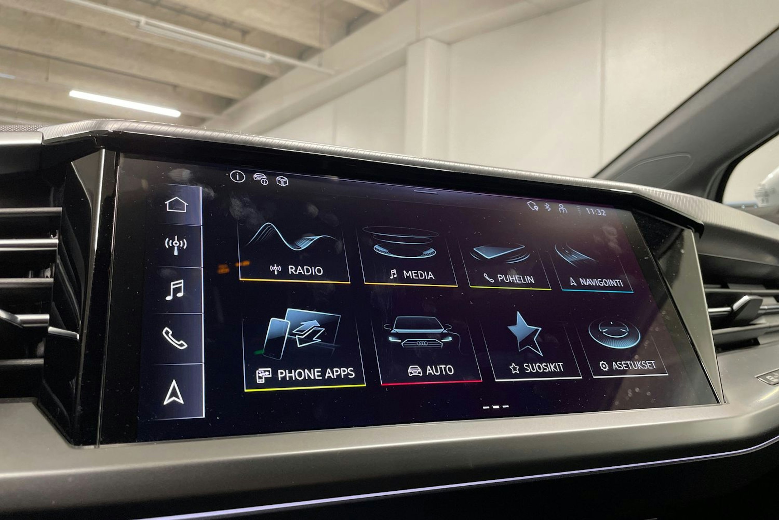 valkoinen Audi Q4 e-tron 2025 kuva 16.