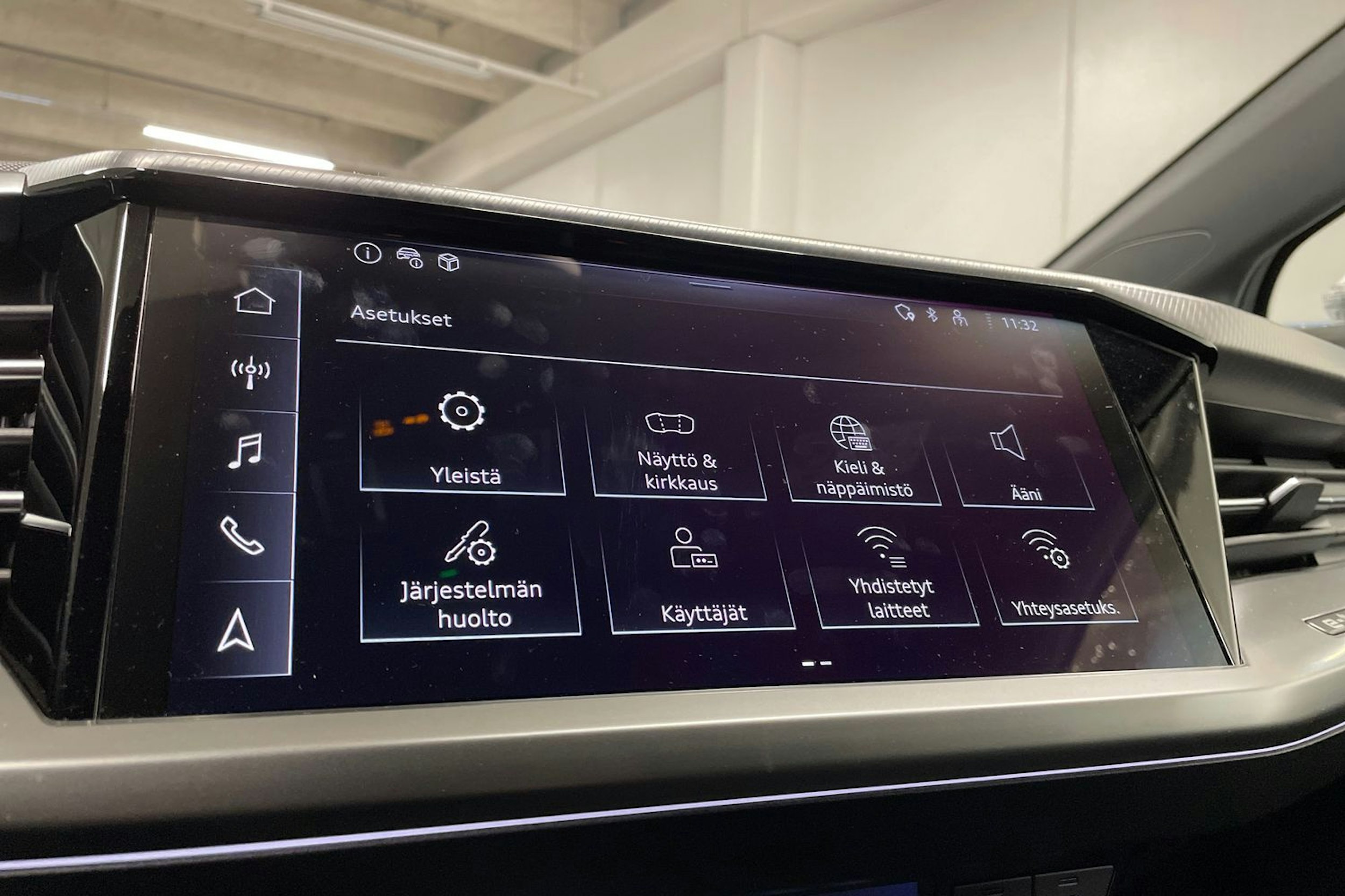 valkoinen Audi Q4 e-tron 2025 kuva 18.