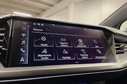 valkoinen Audi Q4 e-tron 2025 kuva 18.