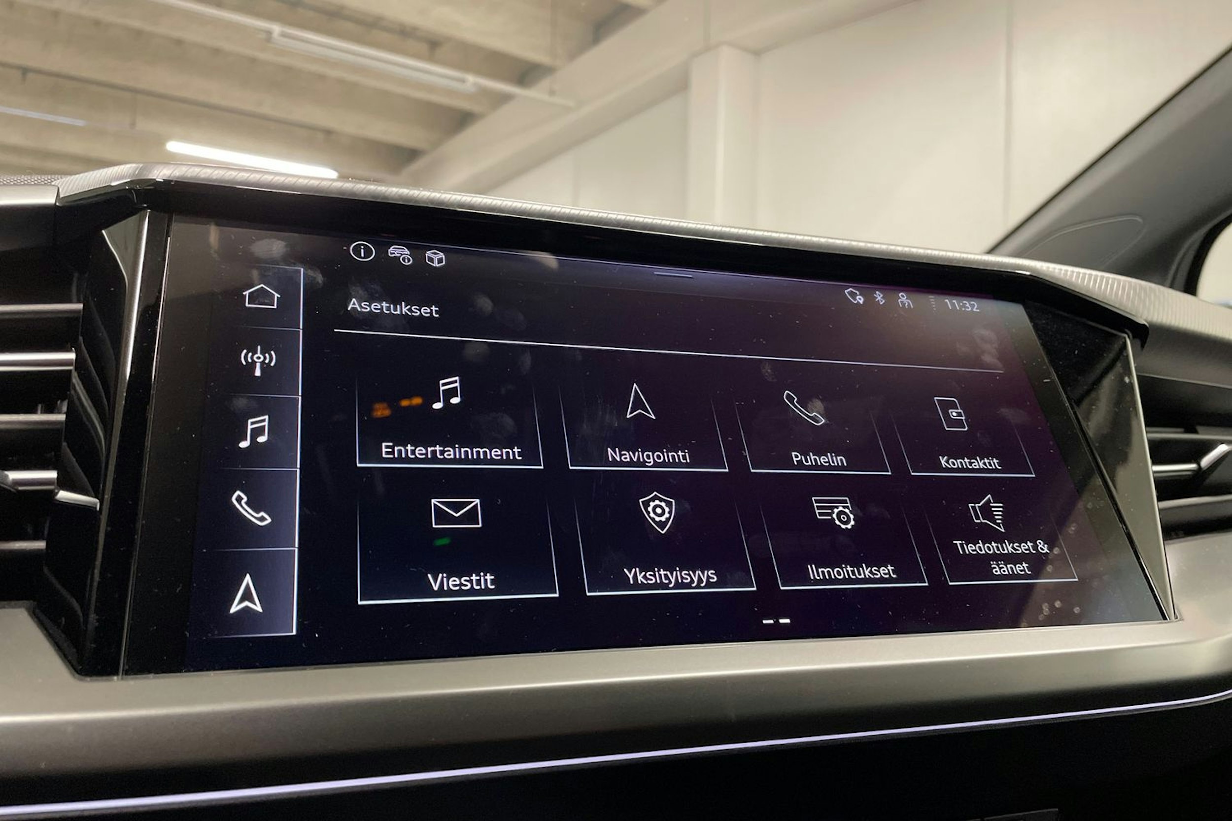 valkoinen Audi Q4 e-tron 2025 kuva 19.