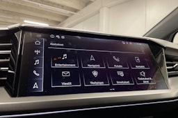 valkoinen Audi Q4 e-tron 2025 kuva 19.