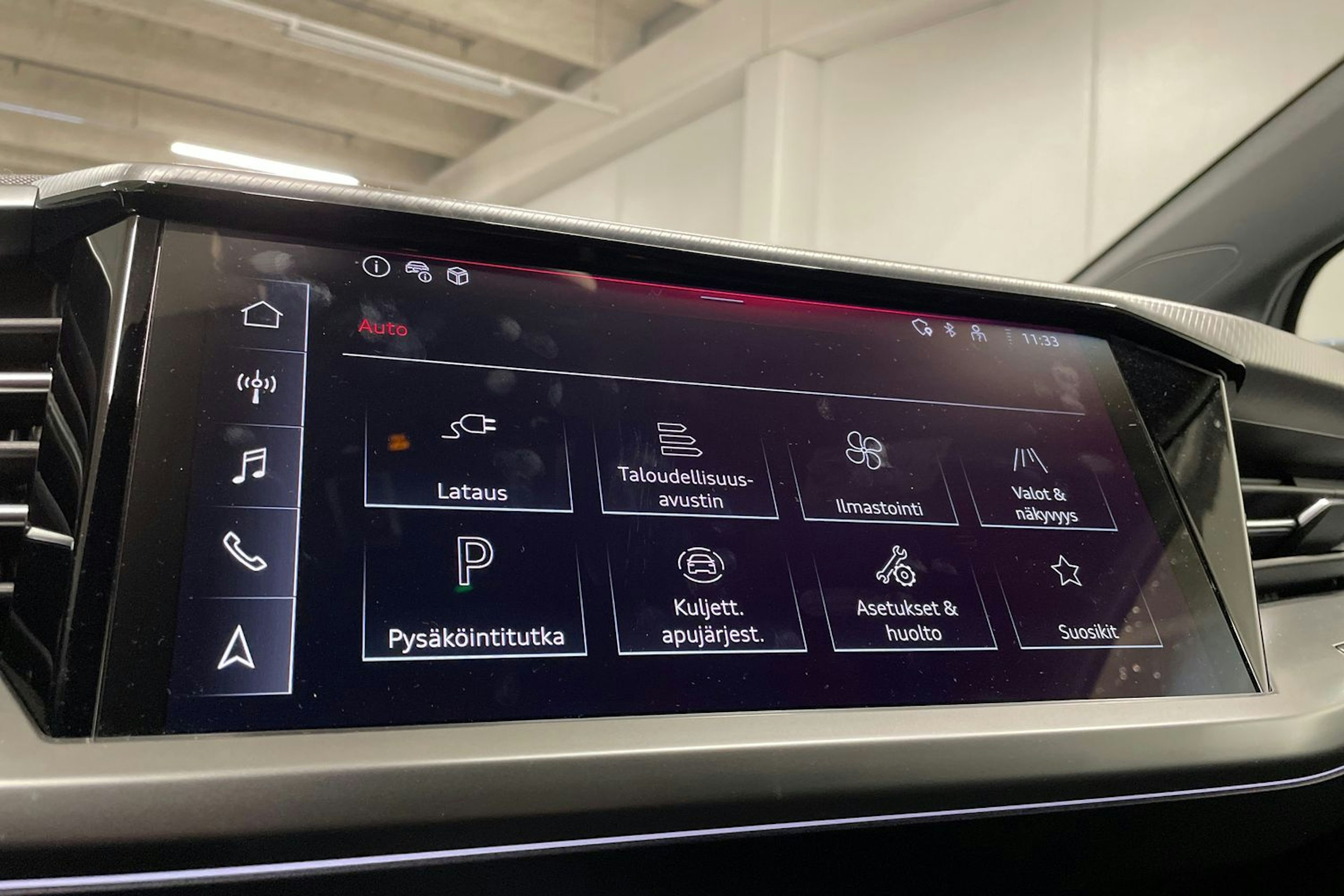 valkoinen Audi Q4 e-tron 2025 kuva 21.