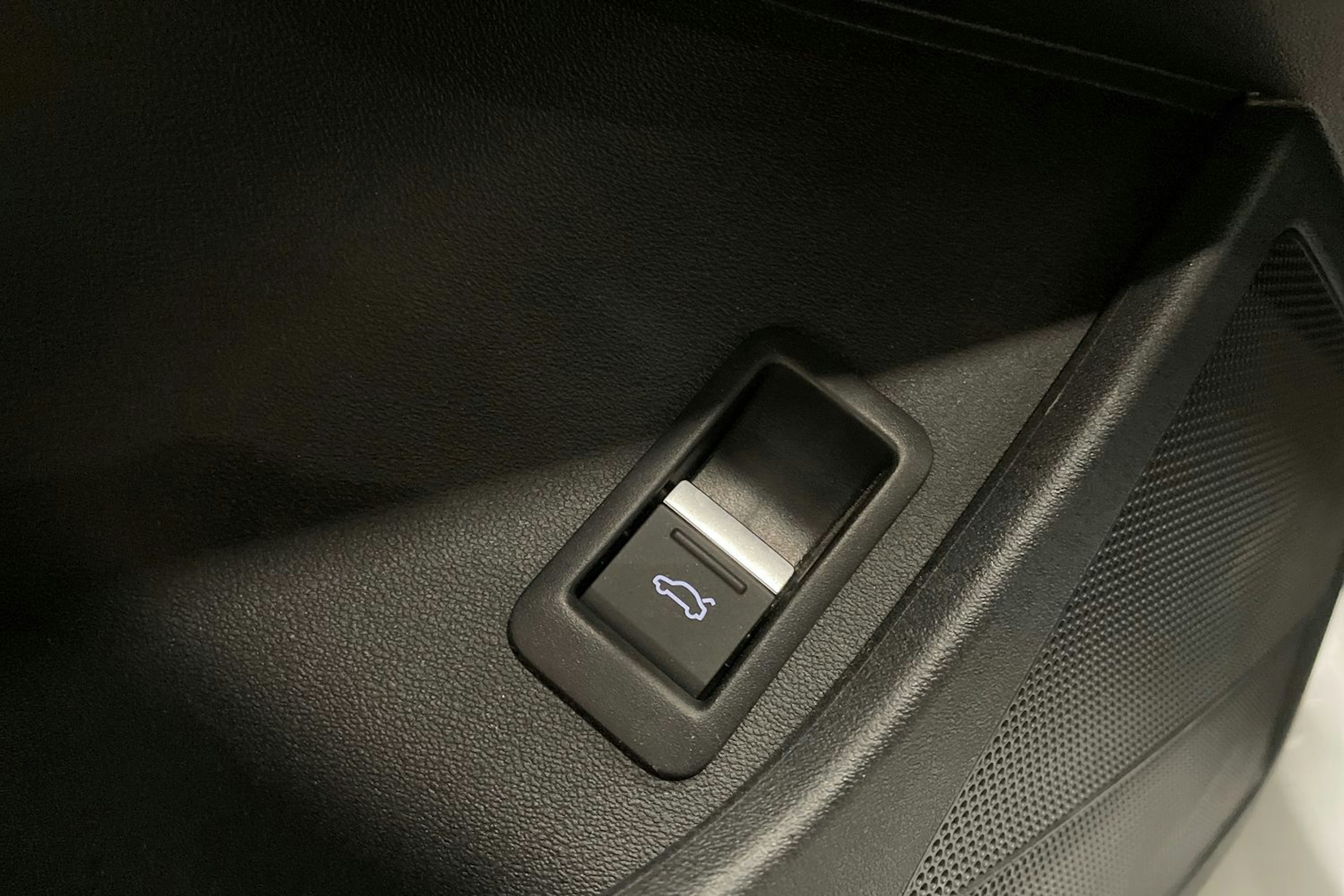 valkoinen Audi Q4 e-tron 2025 kuva 28.