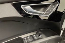 valkoinen Audi Q4 e-tron 2025 kuva 29.