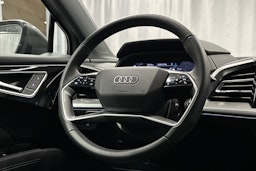harmaa Audi Q4 e-tron 2025 kuva 16.