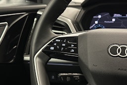 harmaa Audi Q4 e-tron 2025 kuva 17.