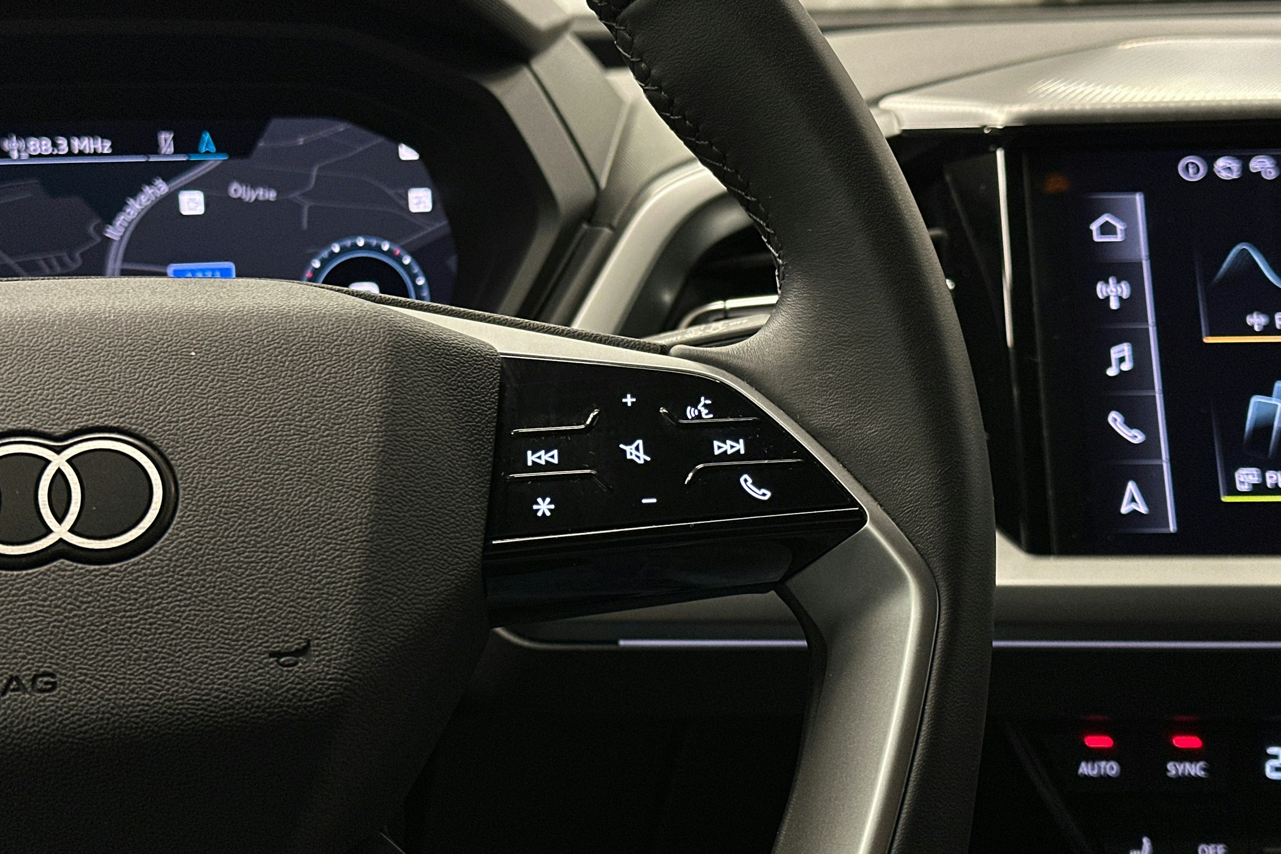 harmaa Audi Q4 e-tron 2025 kuva 18.