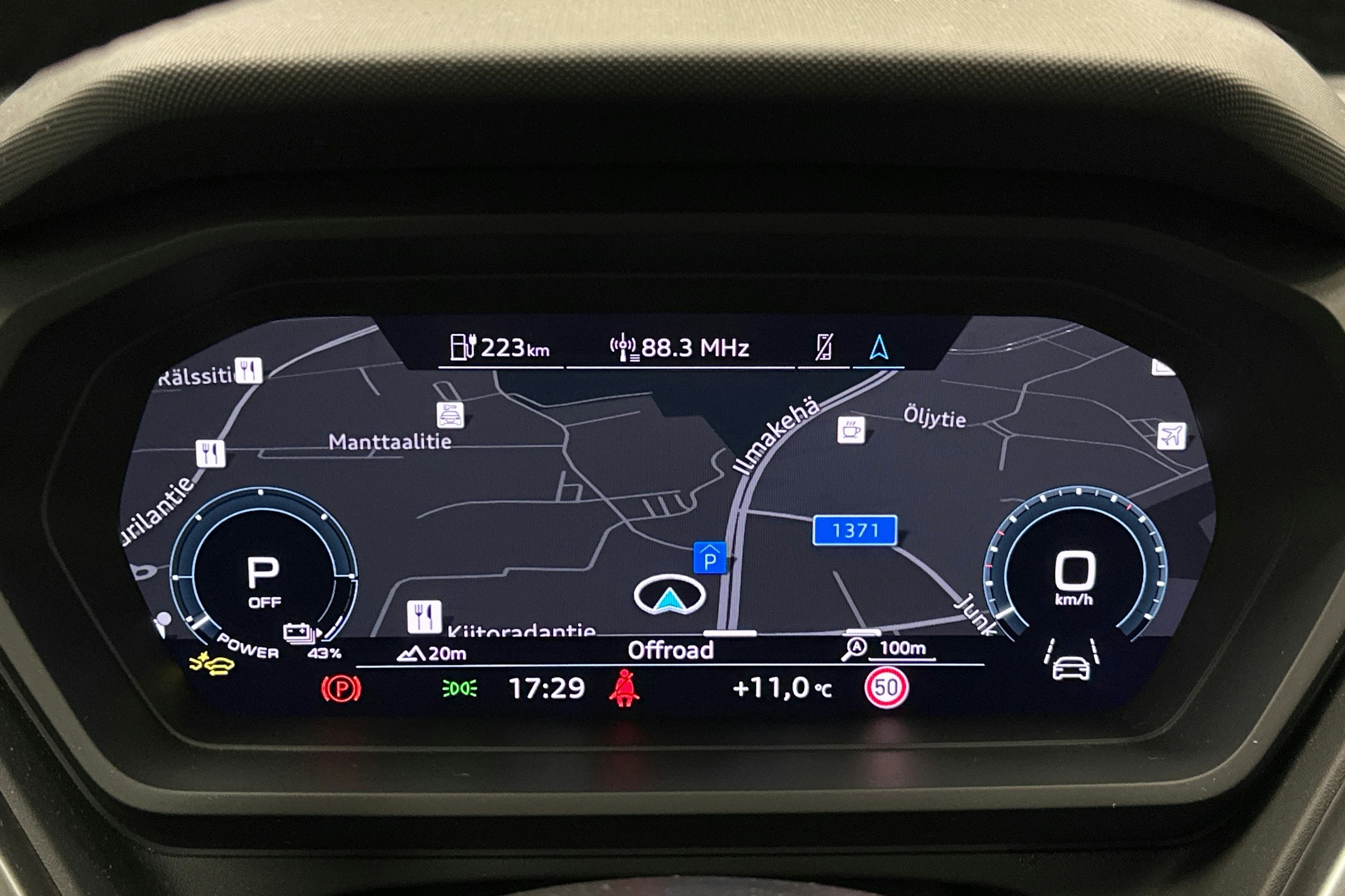 harmaa Audi Q4 e-tron 2025 kuva 20.