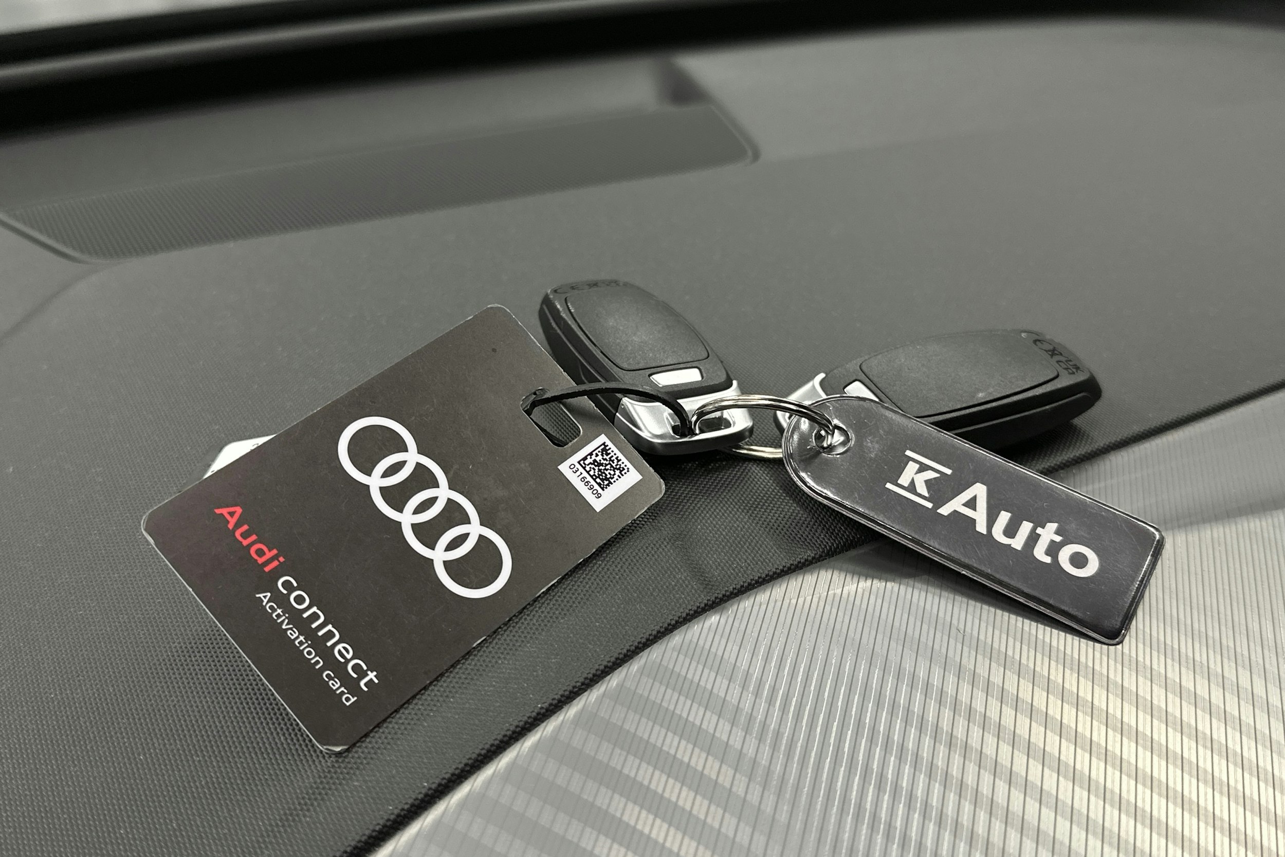 harmaa Audi Q4 e-tron 2025 kuva 31.