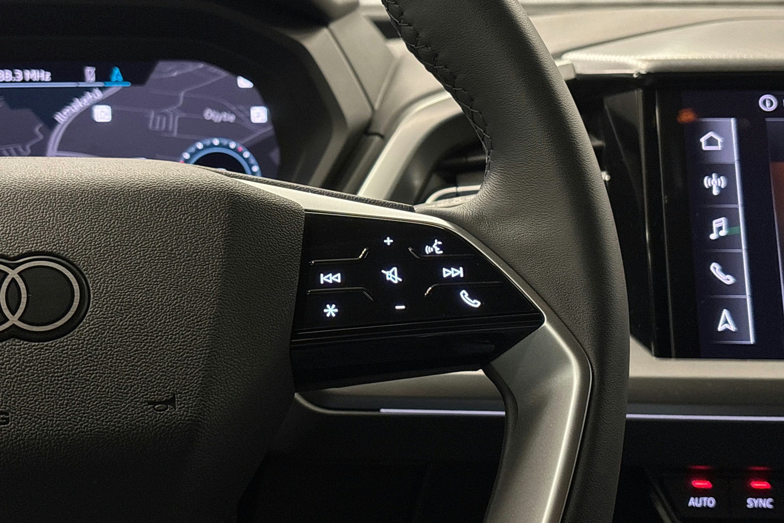 harmaa Audi Q4 e-tron 2025 kuva 20.