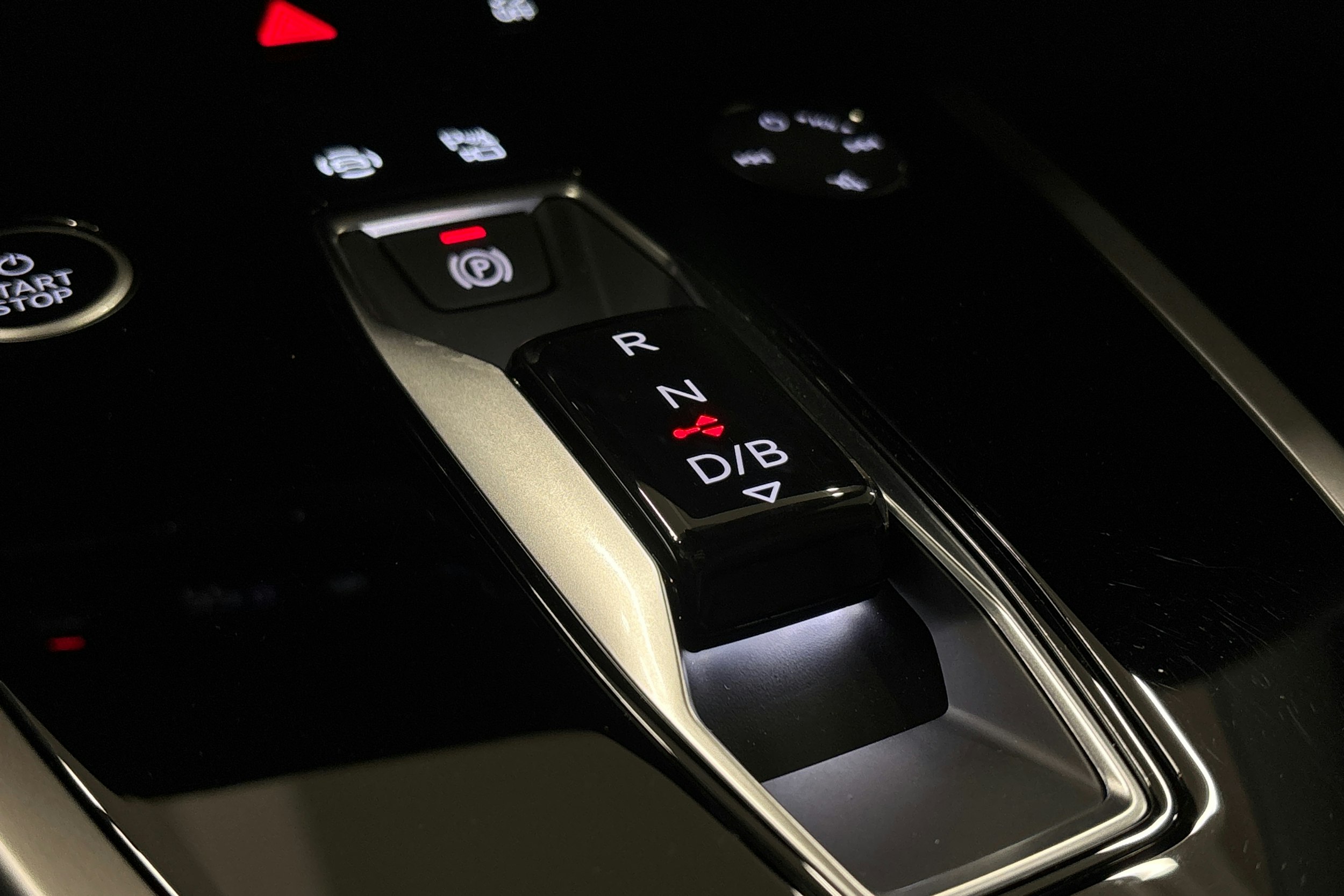 harmaa Audi Q4 e-tron 2025 kuva 31.