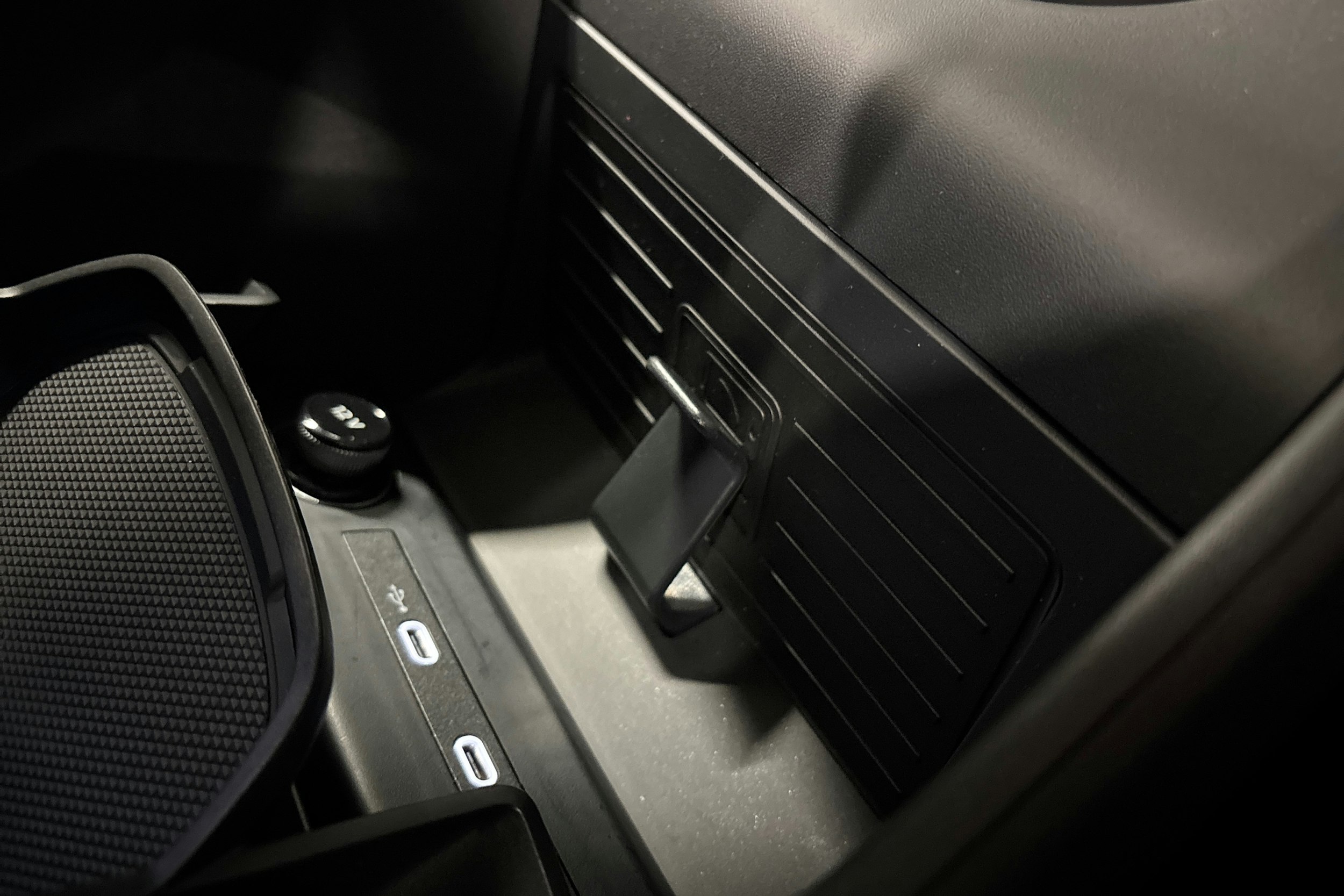 harmaa Audi Q4 e-tron 2025 kuva 32.