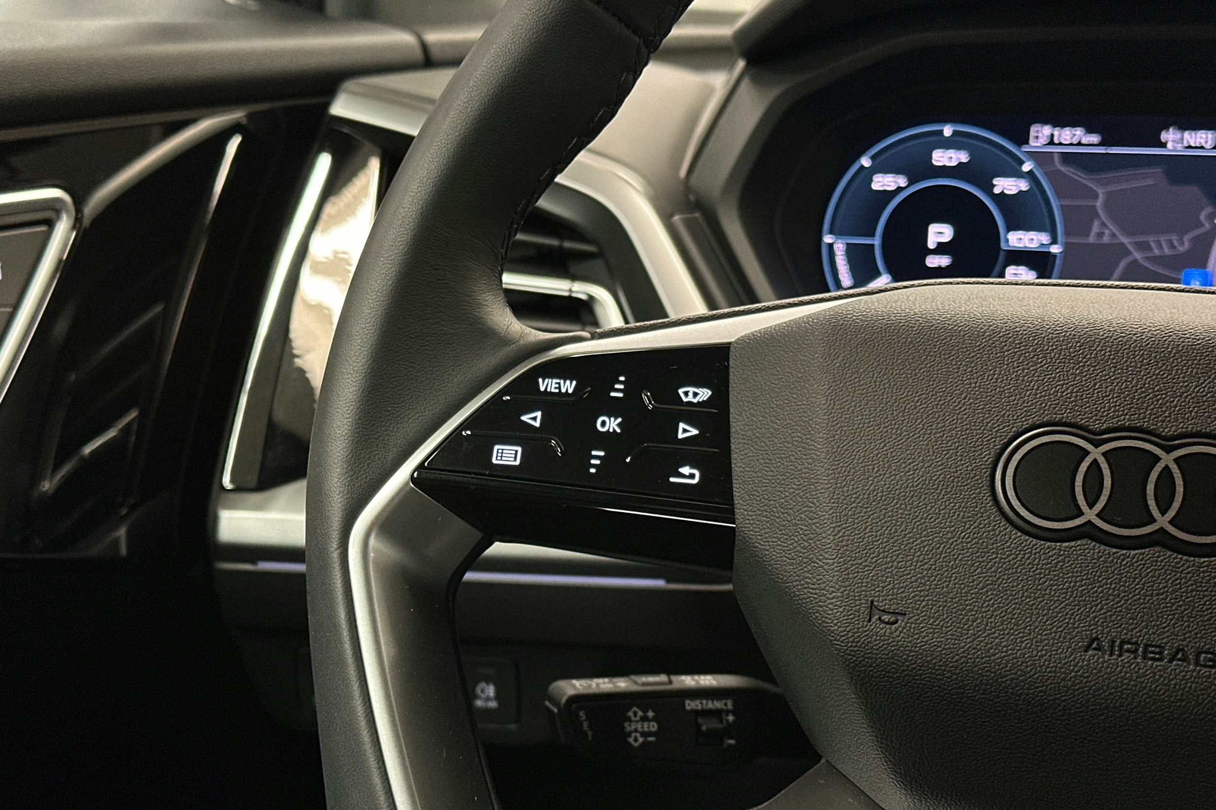 musta Audi Q4 e-tron 2025 kuva 19.