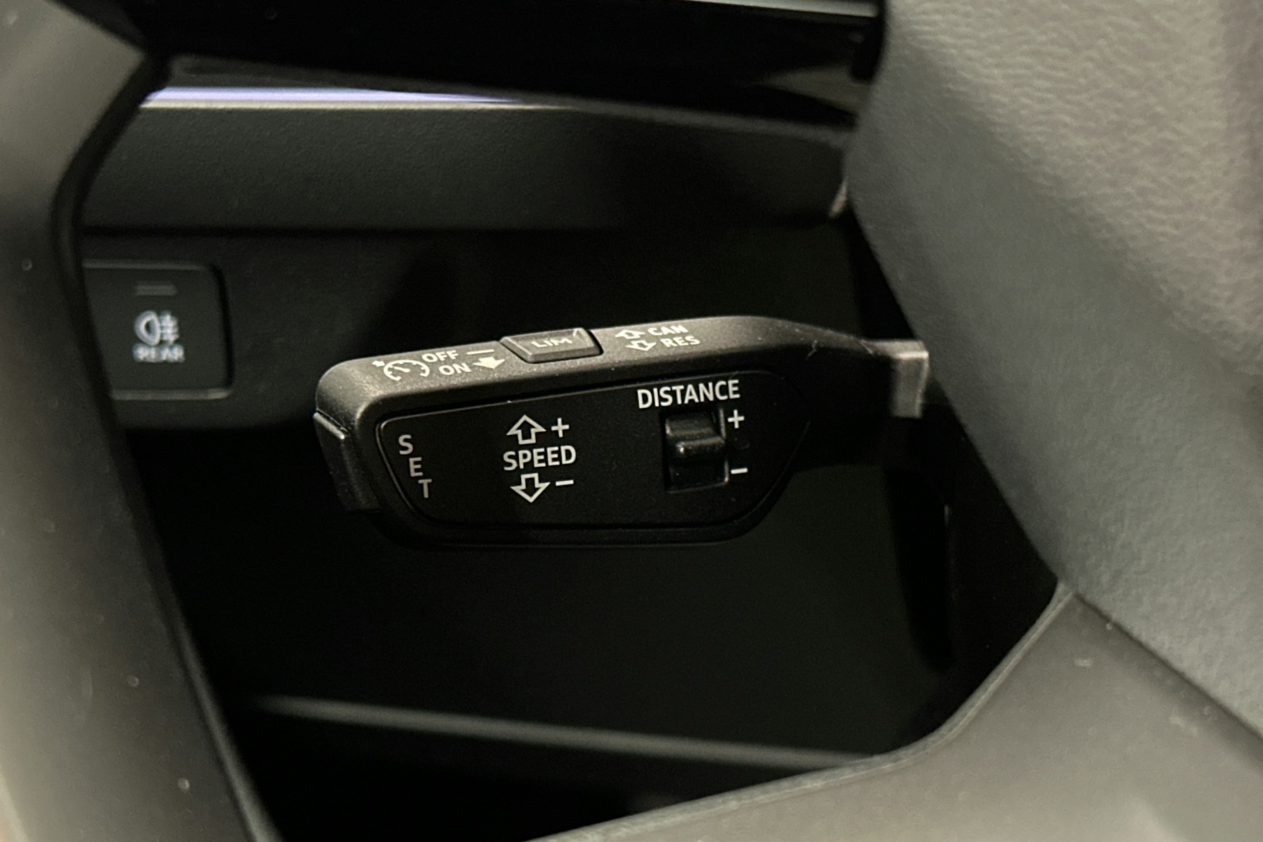 musta Audi Q4 e-tron 2025 kuva 21.