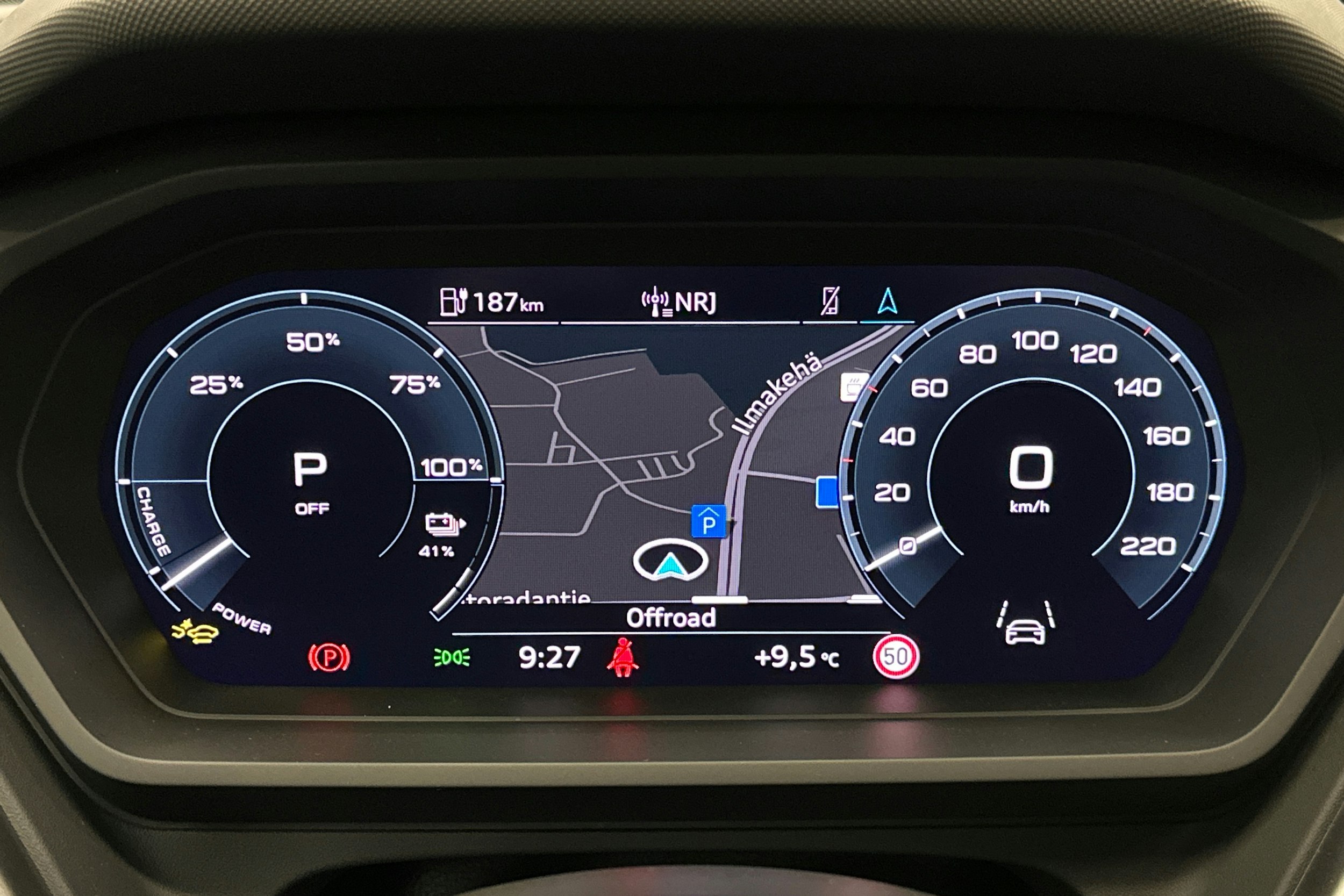 musta Audi Q4 e-tron 2025 kuva 22.