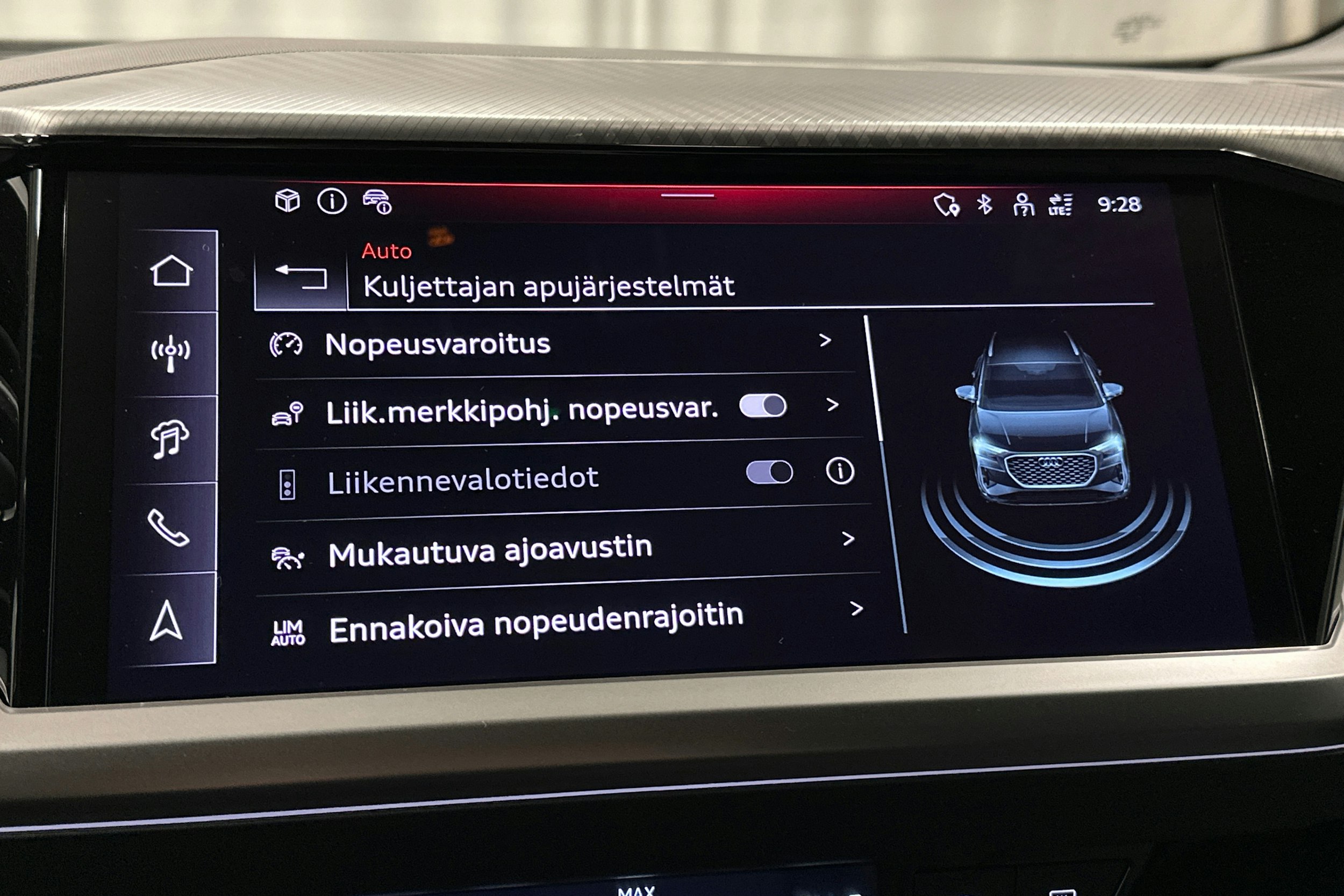 musta Audi Q4 e-tron 2025 kuva 28.