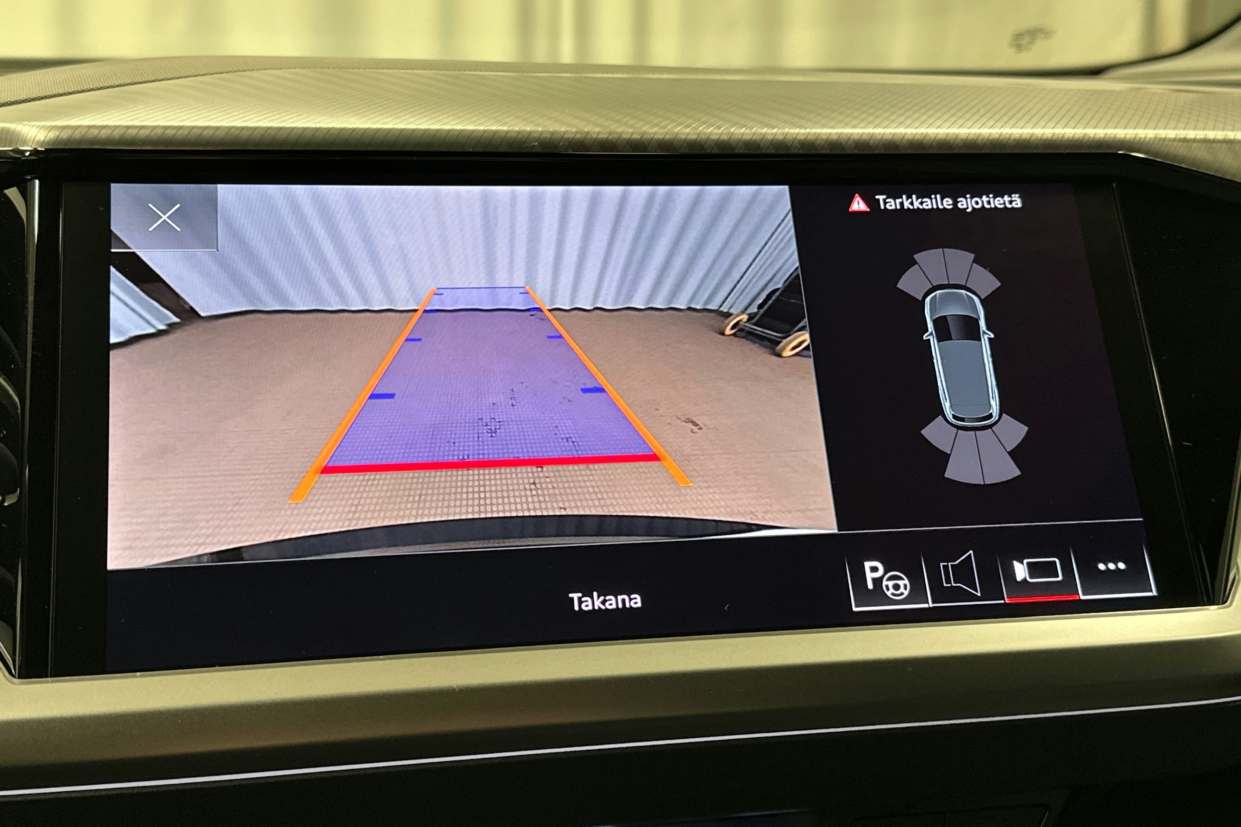 musta Audi Q4 e-tron 2025 kuva 31.