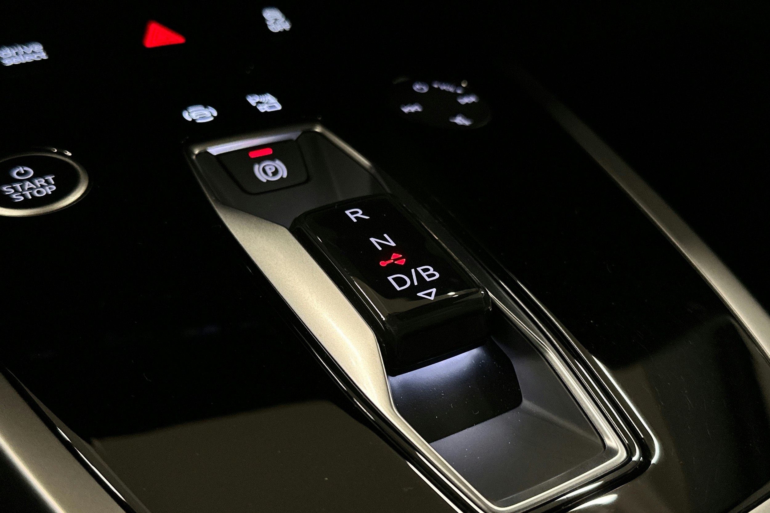 musta Audi Q4 e-tron 2025 kuva 33.