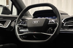 musta Audi Q4 e-tron 2025 kuva 21.