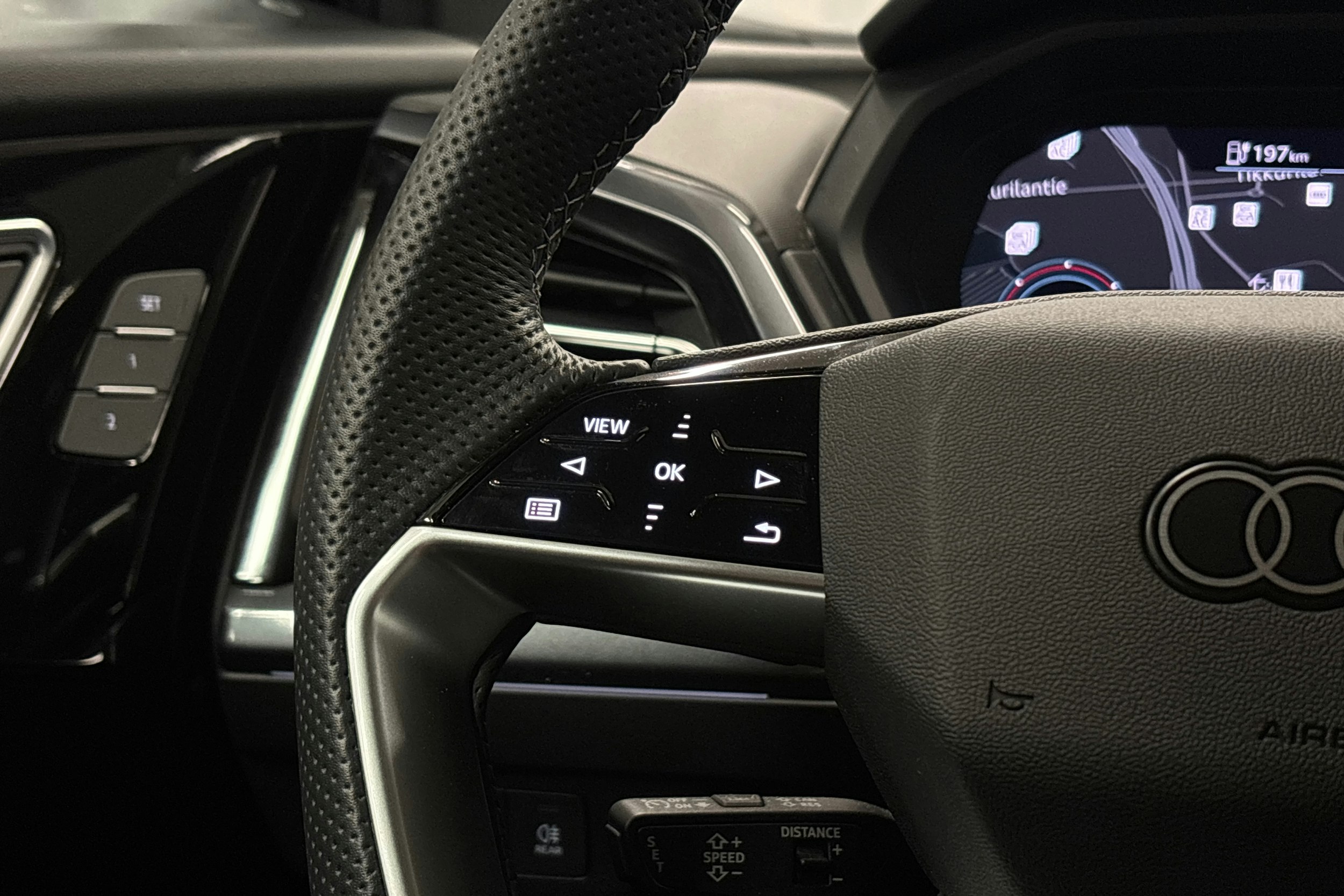 musta Audi Q4 e-tron 2025 kuva 22.