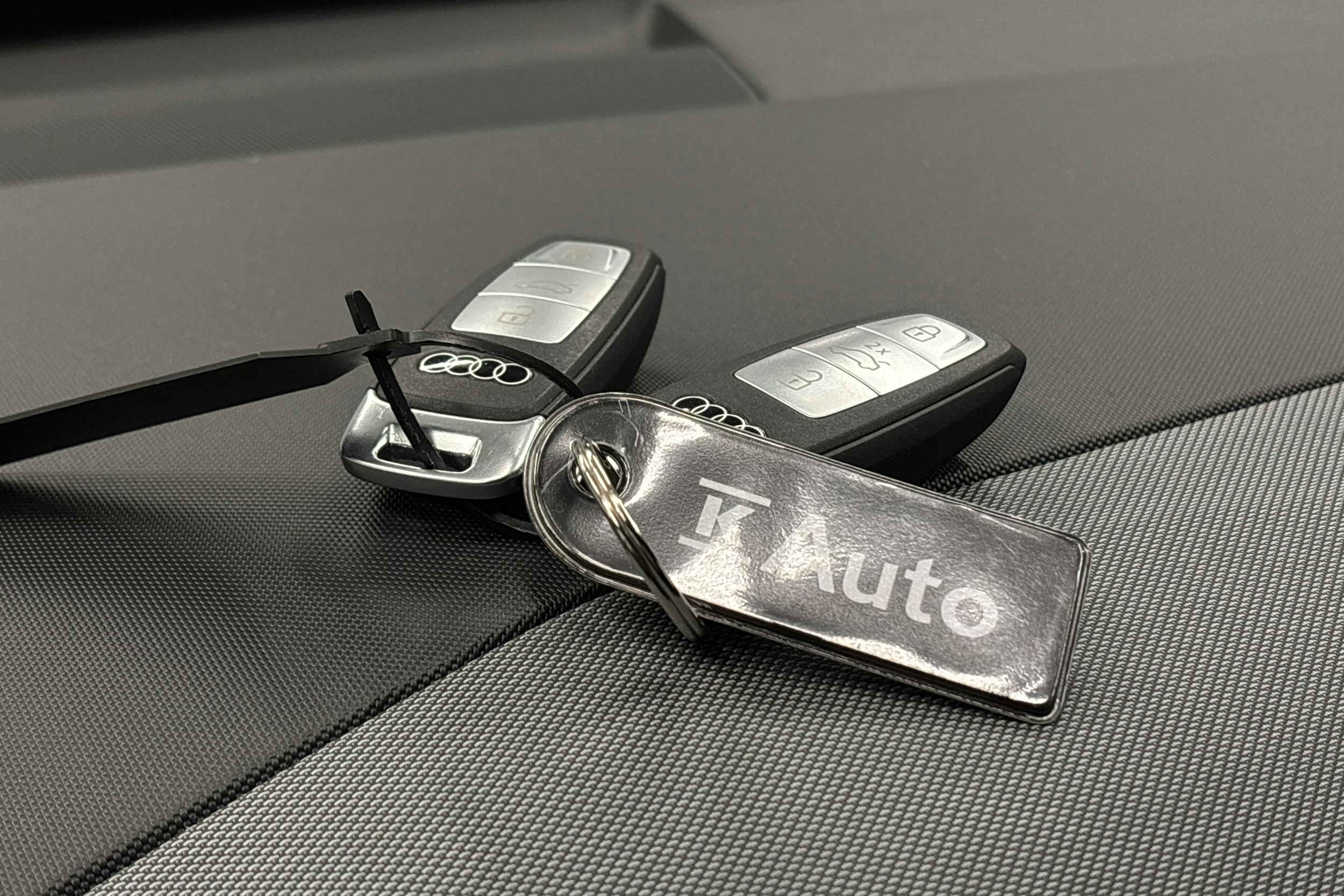 musta Audi Q4 e-tron 2025 kuva 38.