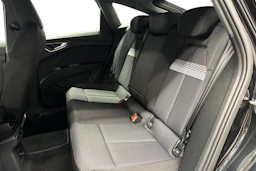 musta Audi Q4 e-tron 2025 kuva 8.