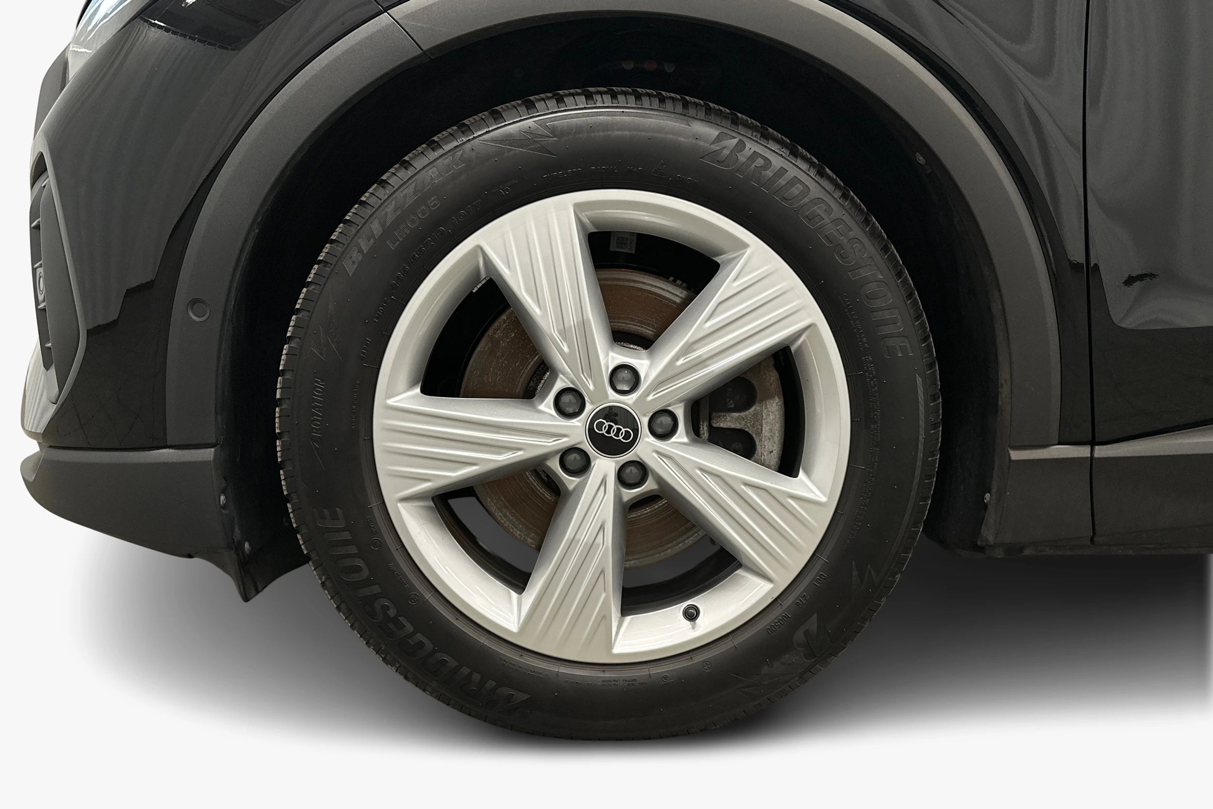 musta Audi Q4 e-tron 2025 kuva 9.