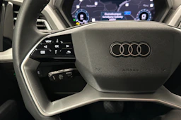 musta Audi Q4 e-tron 2025 kuva 11.