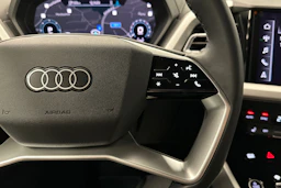 musta Audi Q4 e-tron 2025 kuva 12.