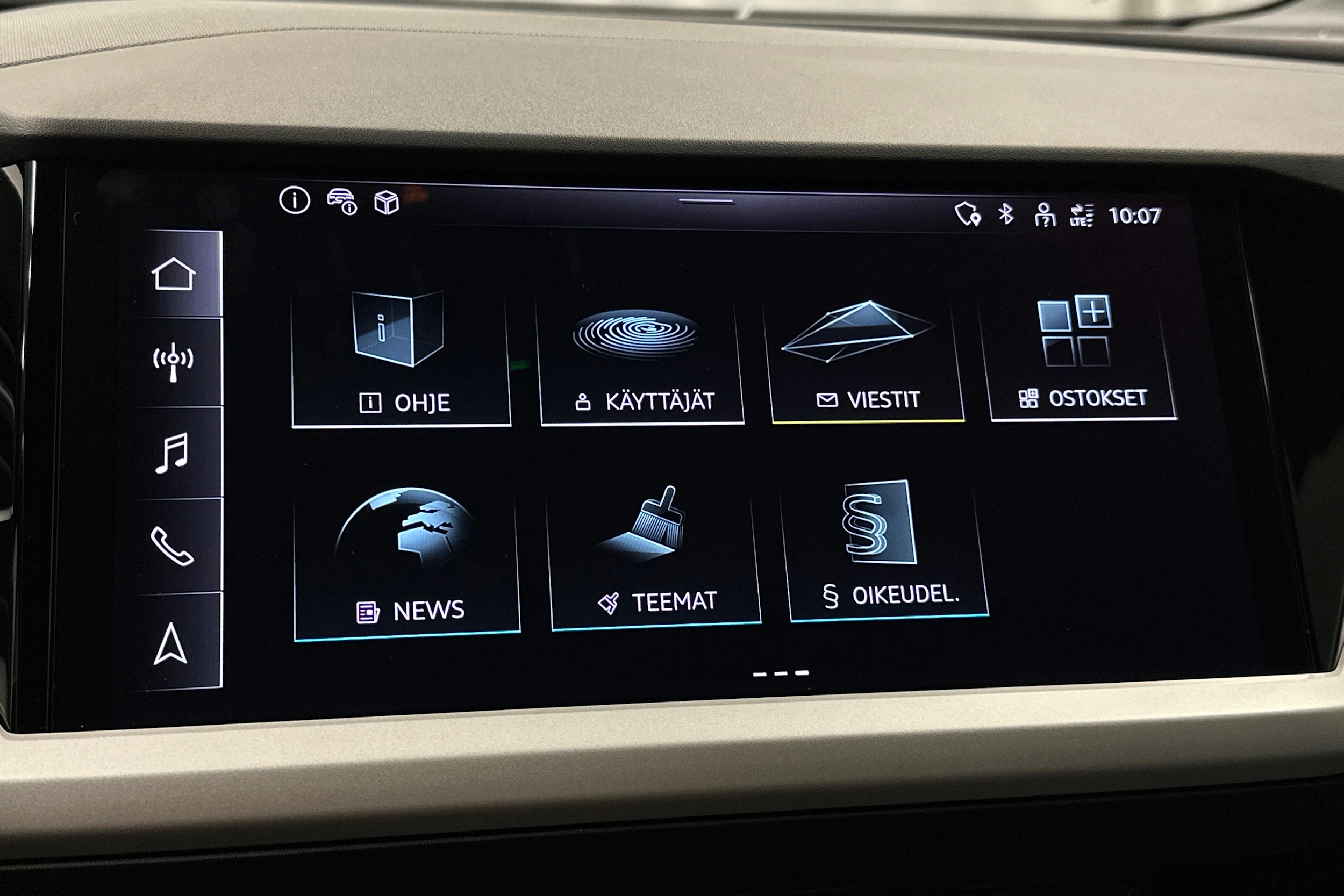 musta Audi Q4 e-tron 2025 kuva 18.