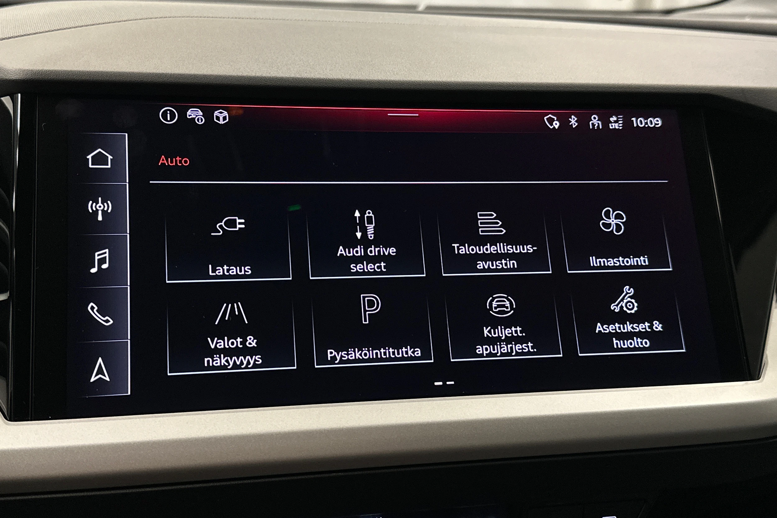 musta Audi Q4 e-tron 2025 kuva 24.